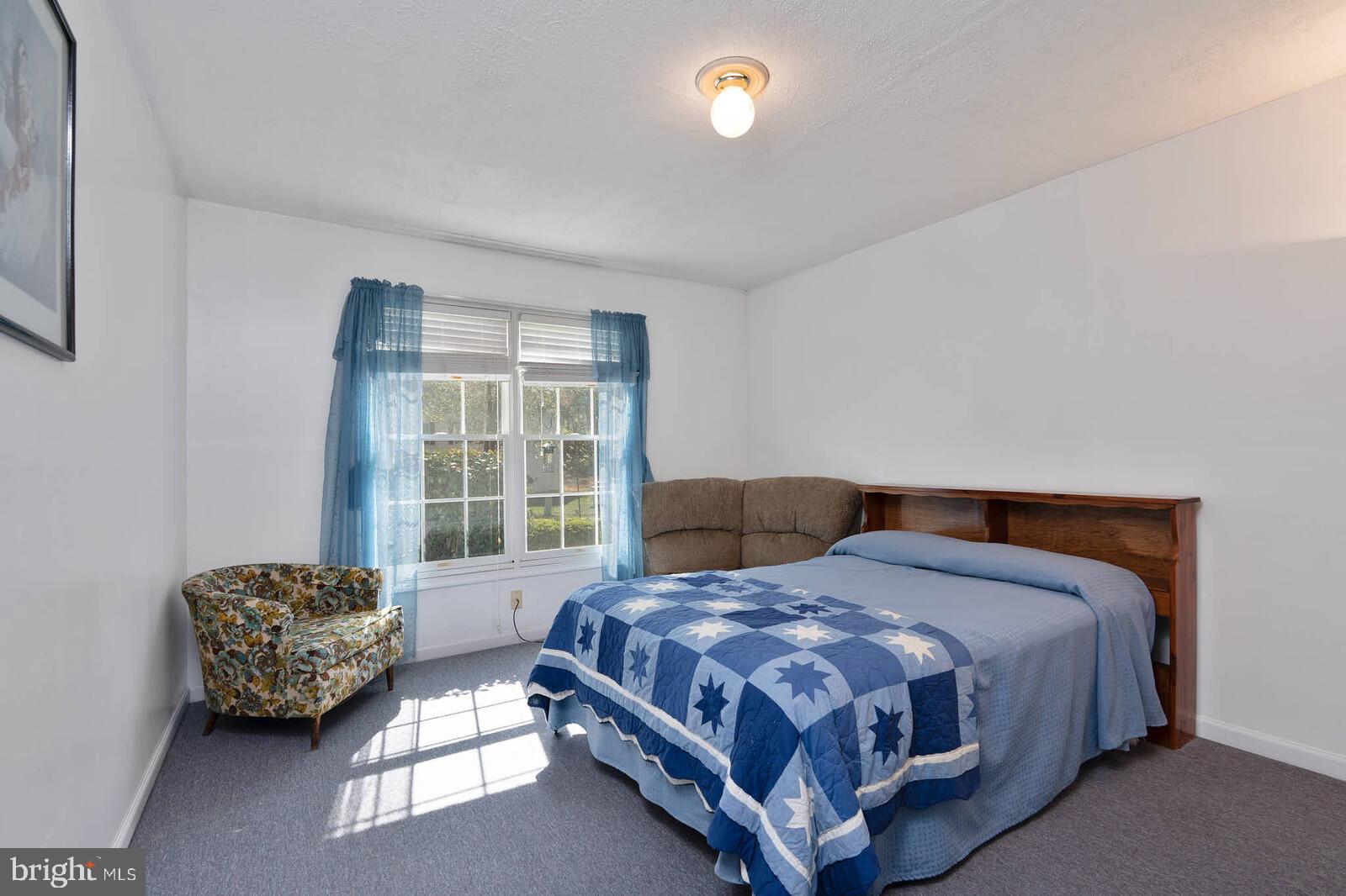 WESTBURY - Residential