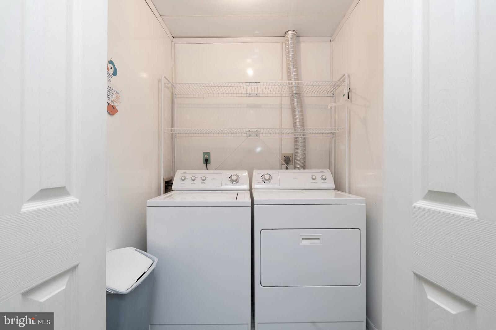 WESTBURY - Residential