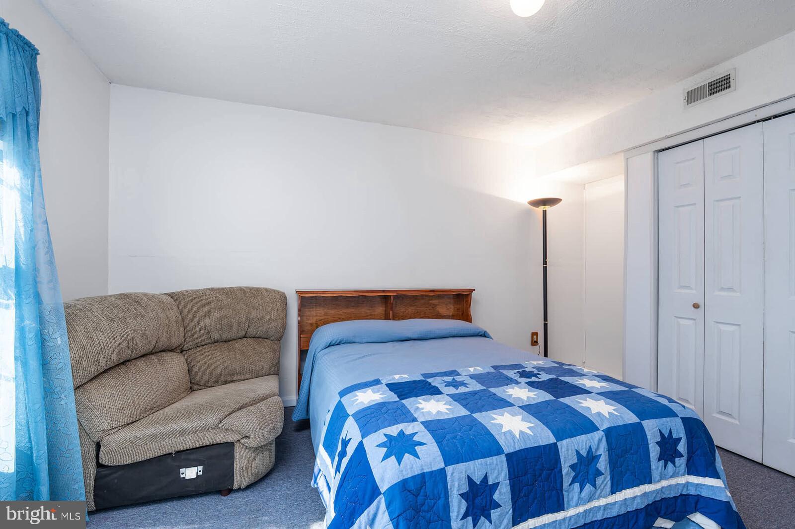 WESTBURY - Residential