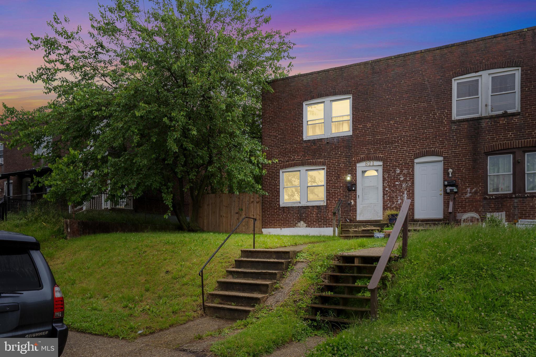 821 E JEFFREY STREET