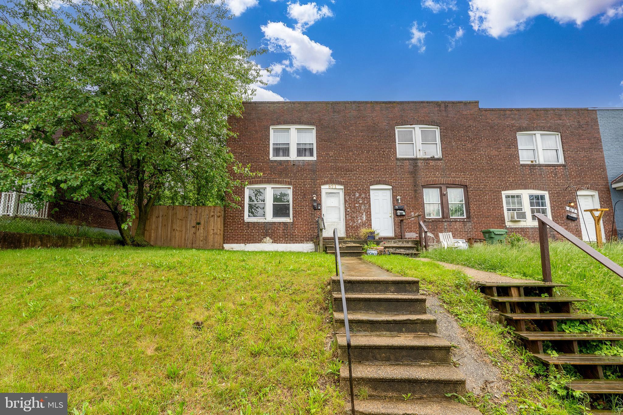 821 E JEFFREY STREET