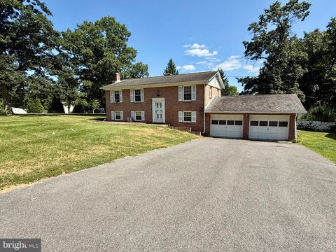Homes For Sale - 15700 Acorn Ct Ct<br/> CRESAPTOWN, MD 21502
