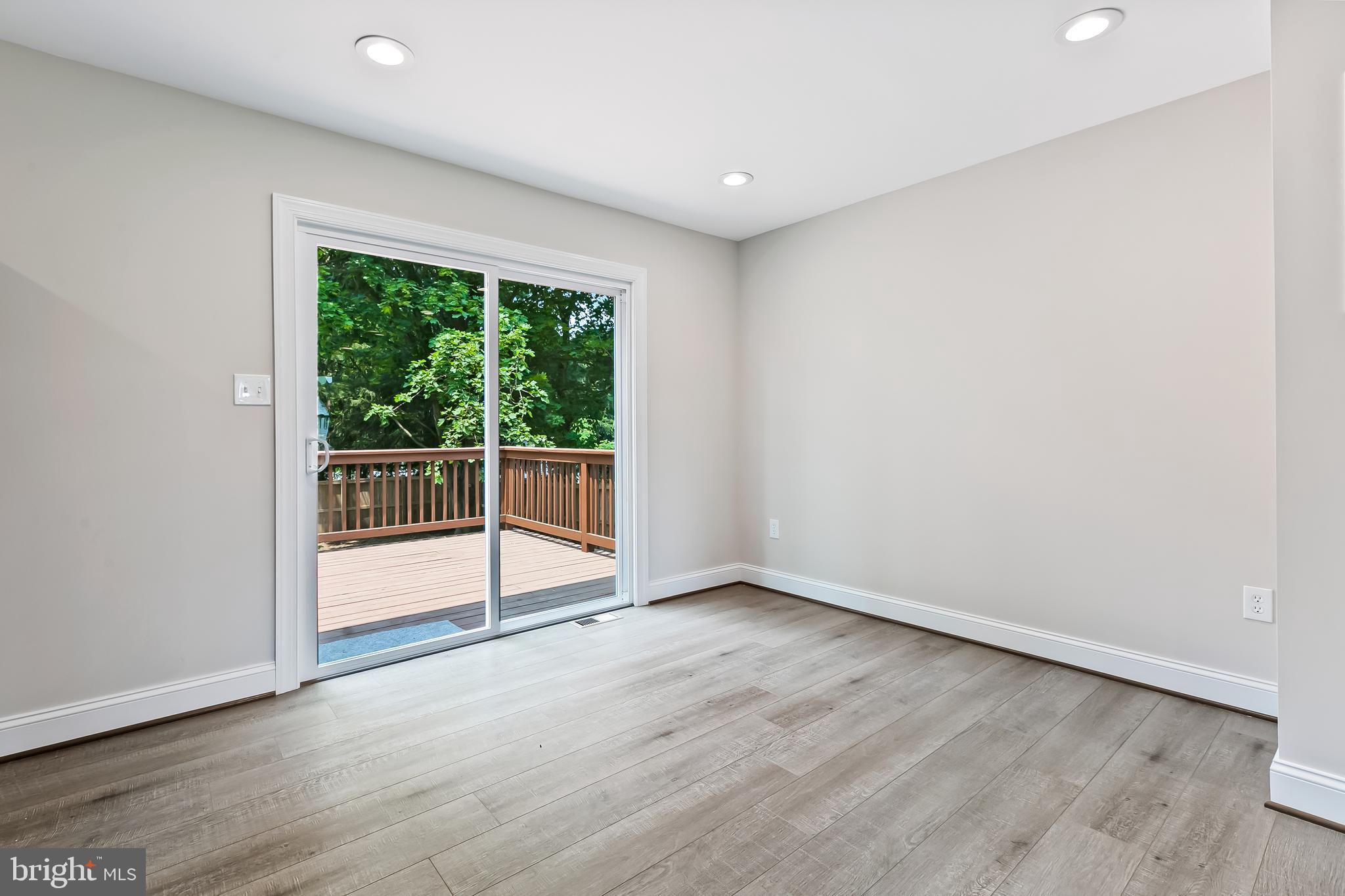 RANDOM HEIGHTS - Residential