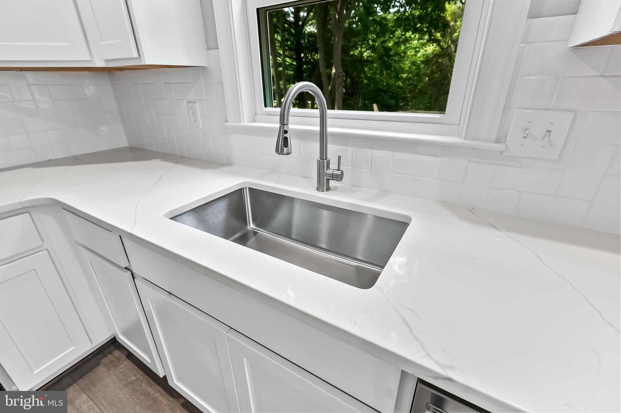 RANDOM HEIGHTS - Residential