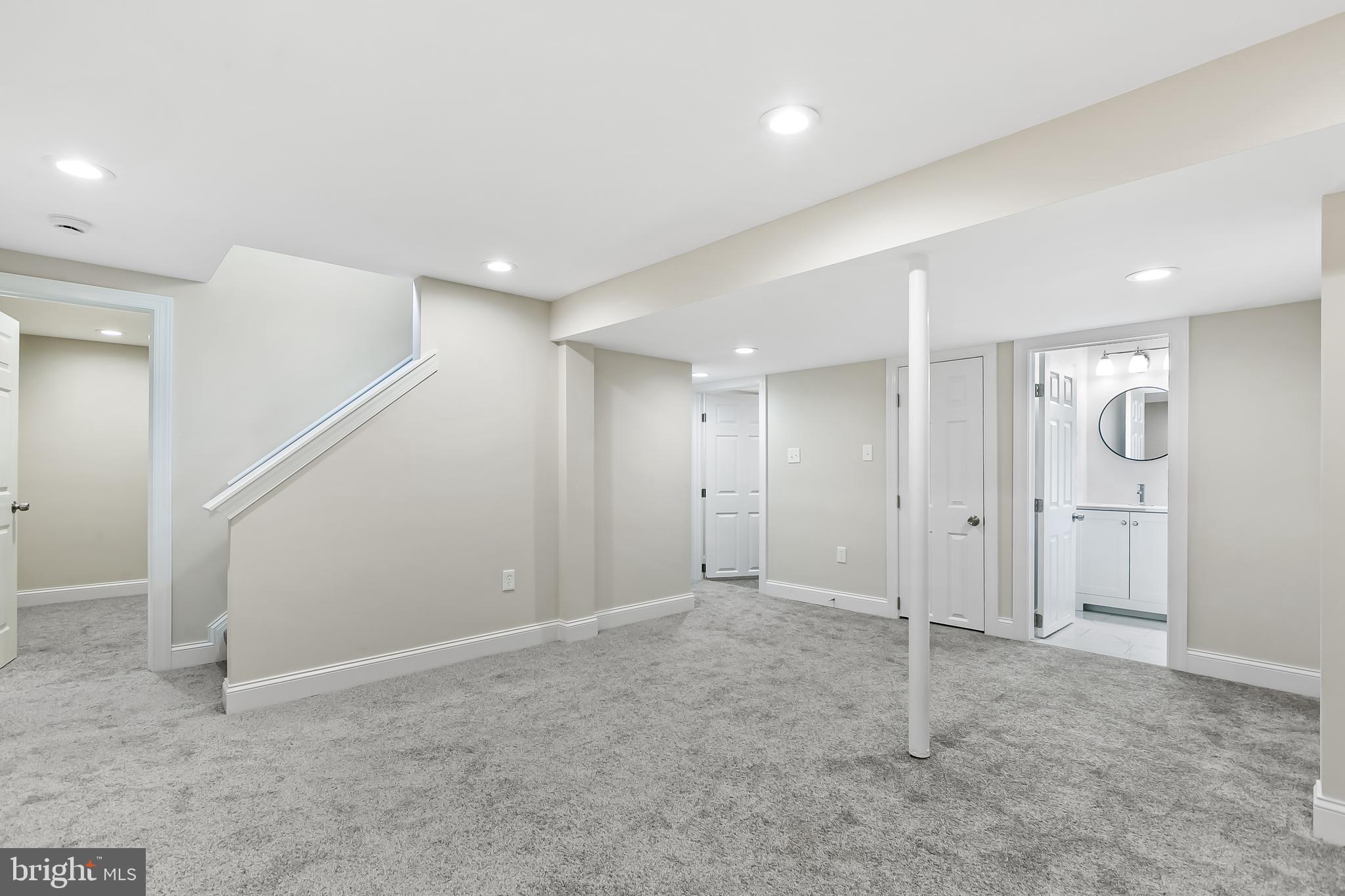 RANDOM HEIGHTS - Residential