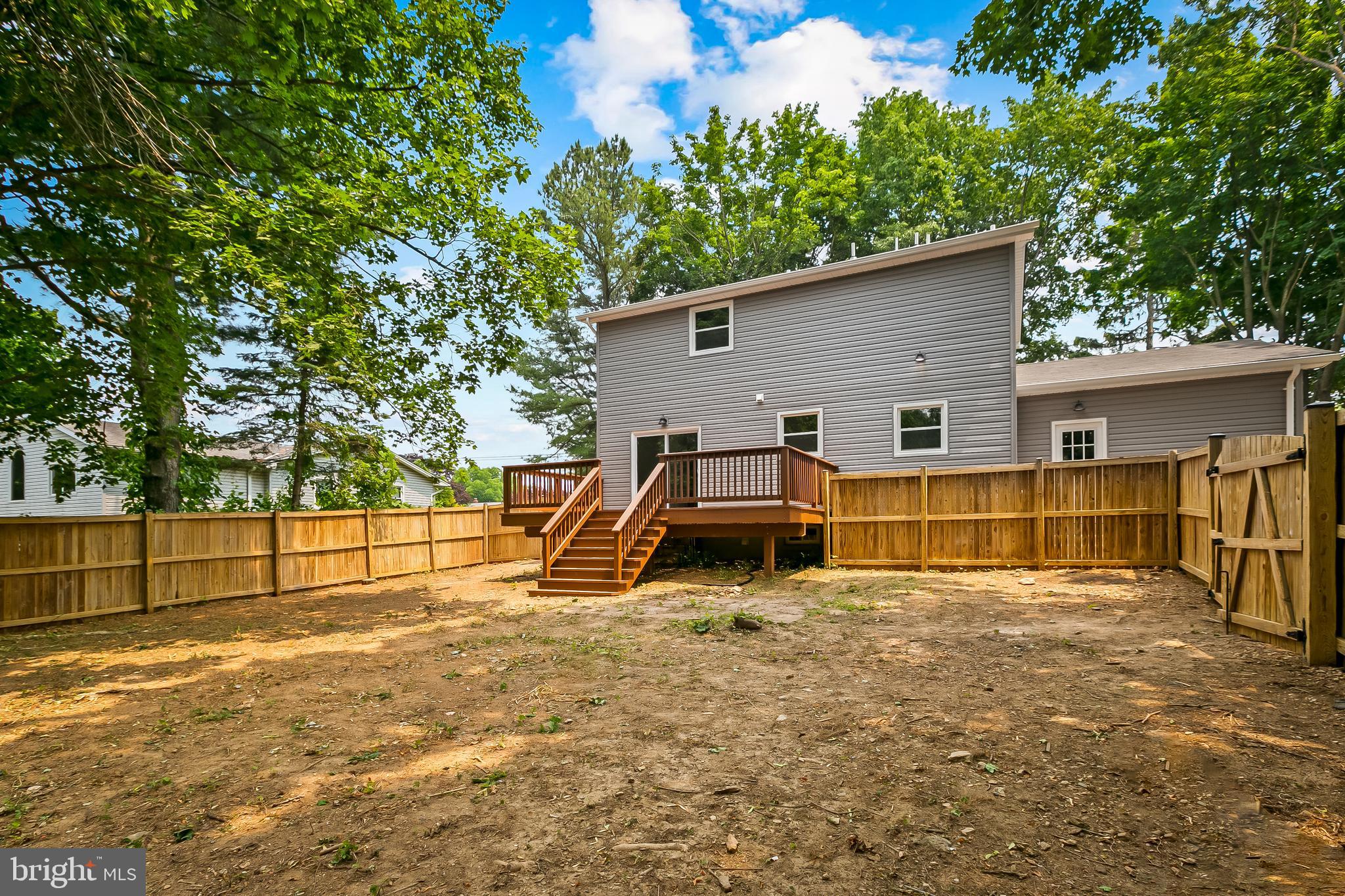 RANDOM HEIGHTS - Residential