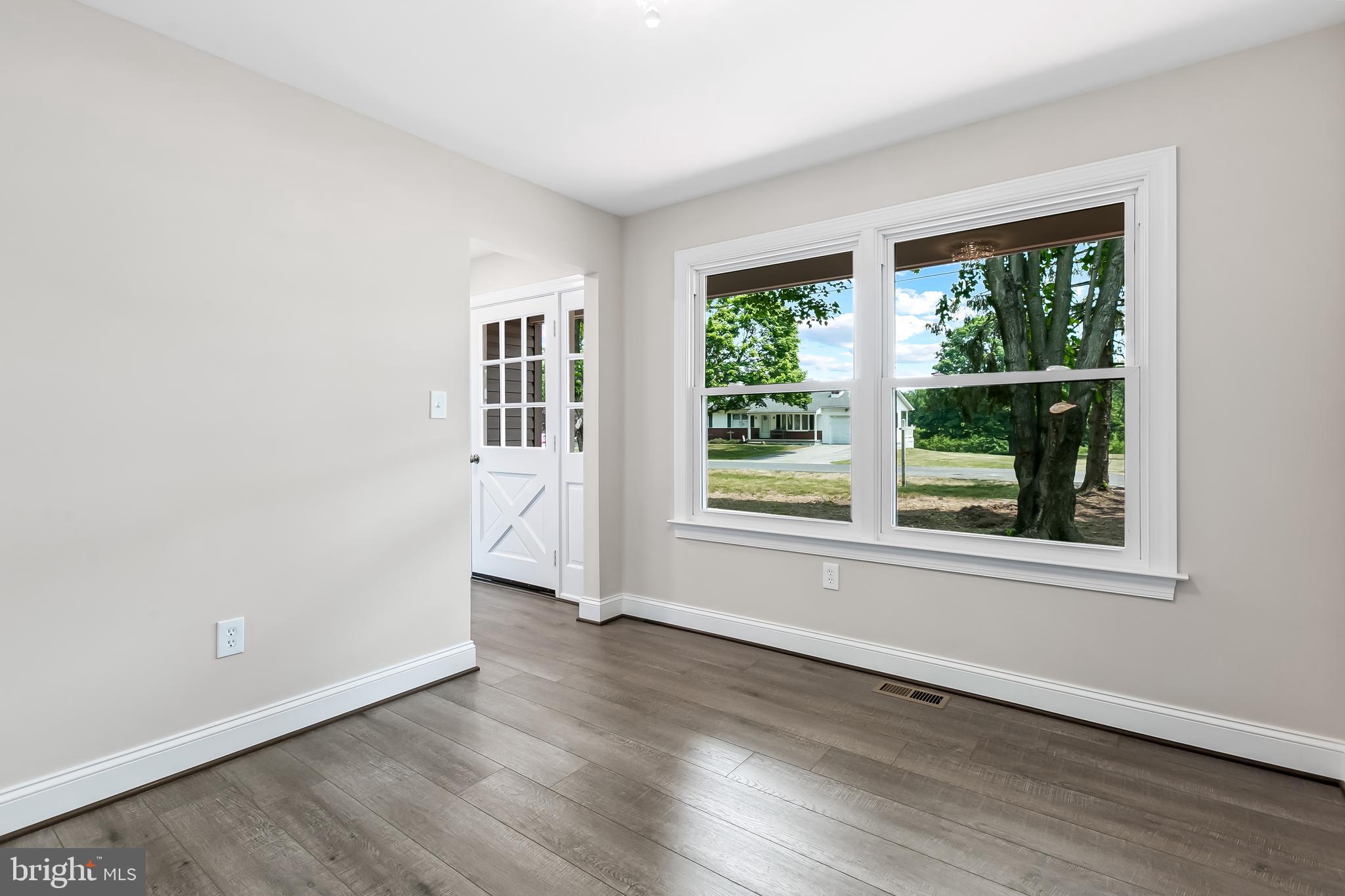 RANDOM HEIGHTS - Residential