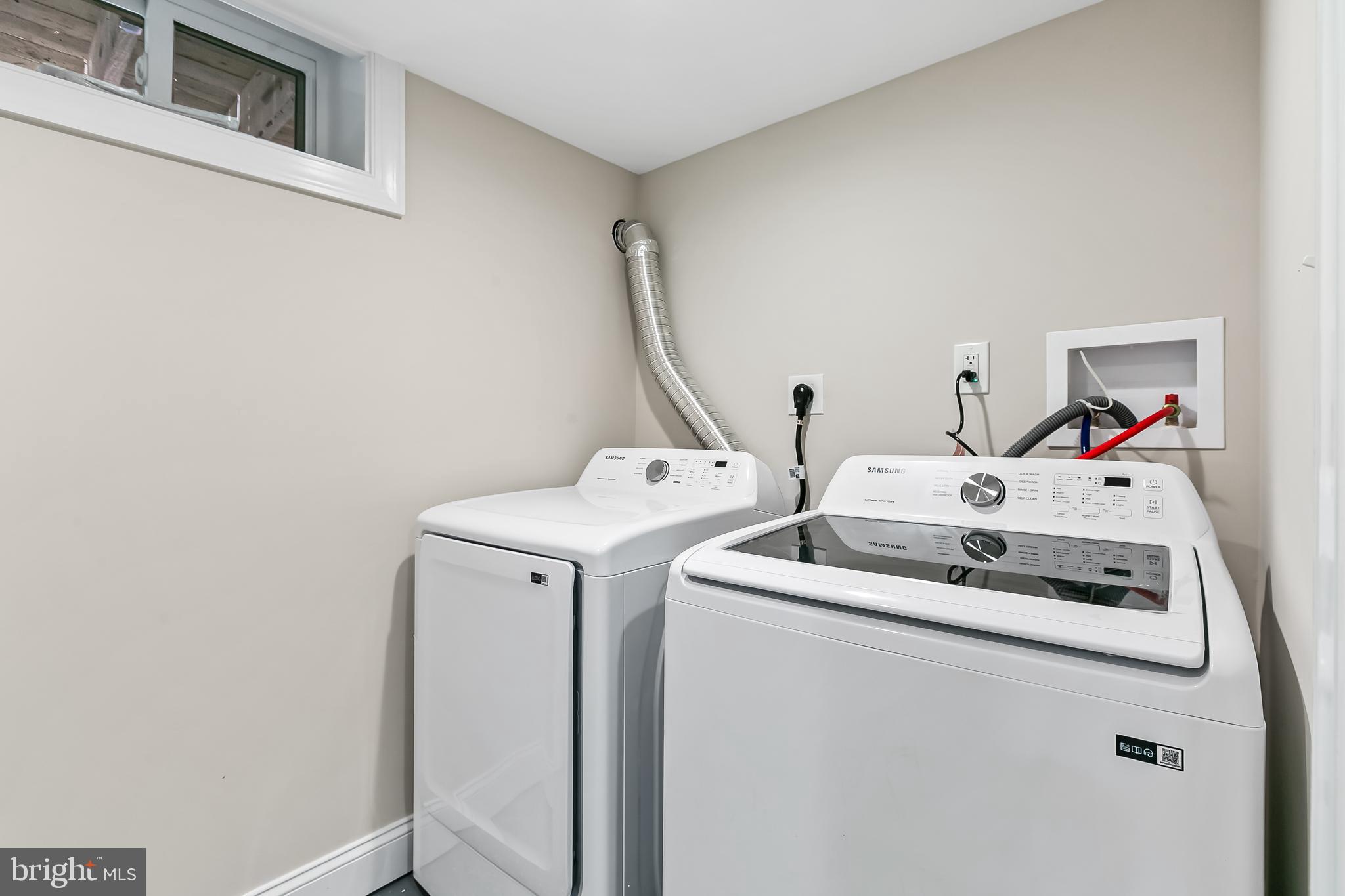 RANDOM HEIGHTS - Residential