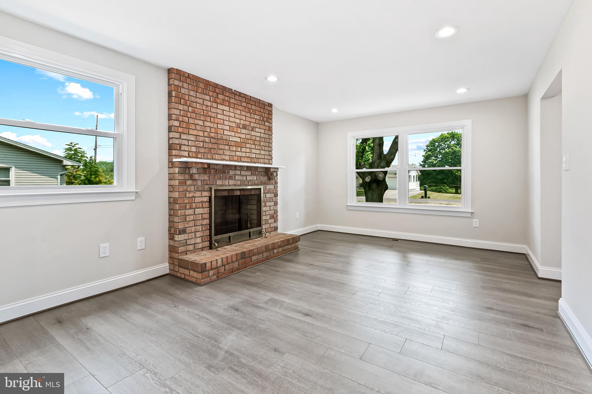 RANDOM HEIGHTS - Residential