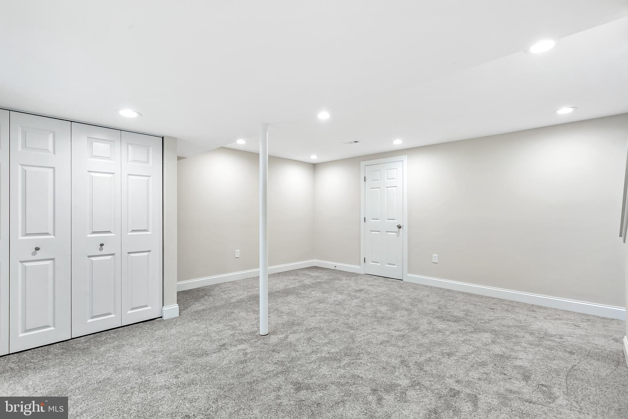 RANDOM HEIGHTS - Residential