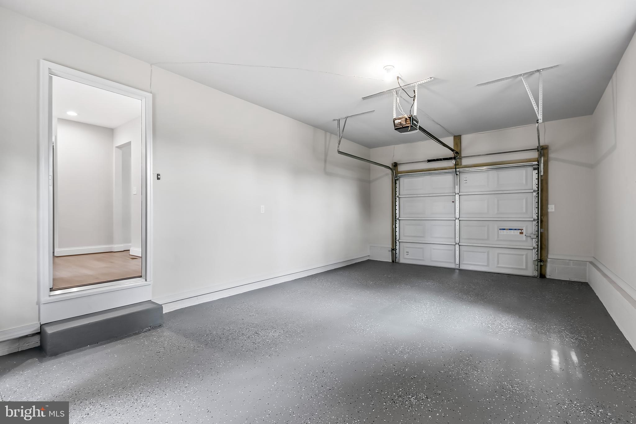 RANDOM HEIGHTS - Residential