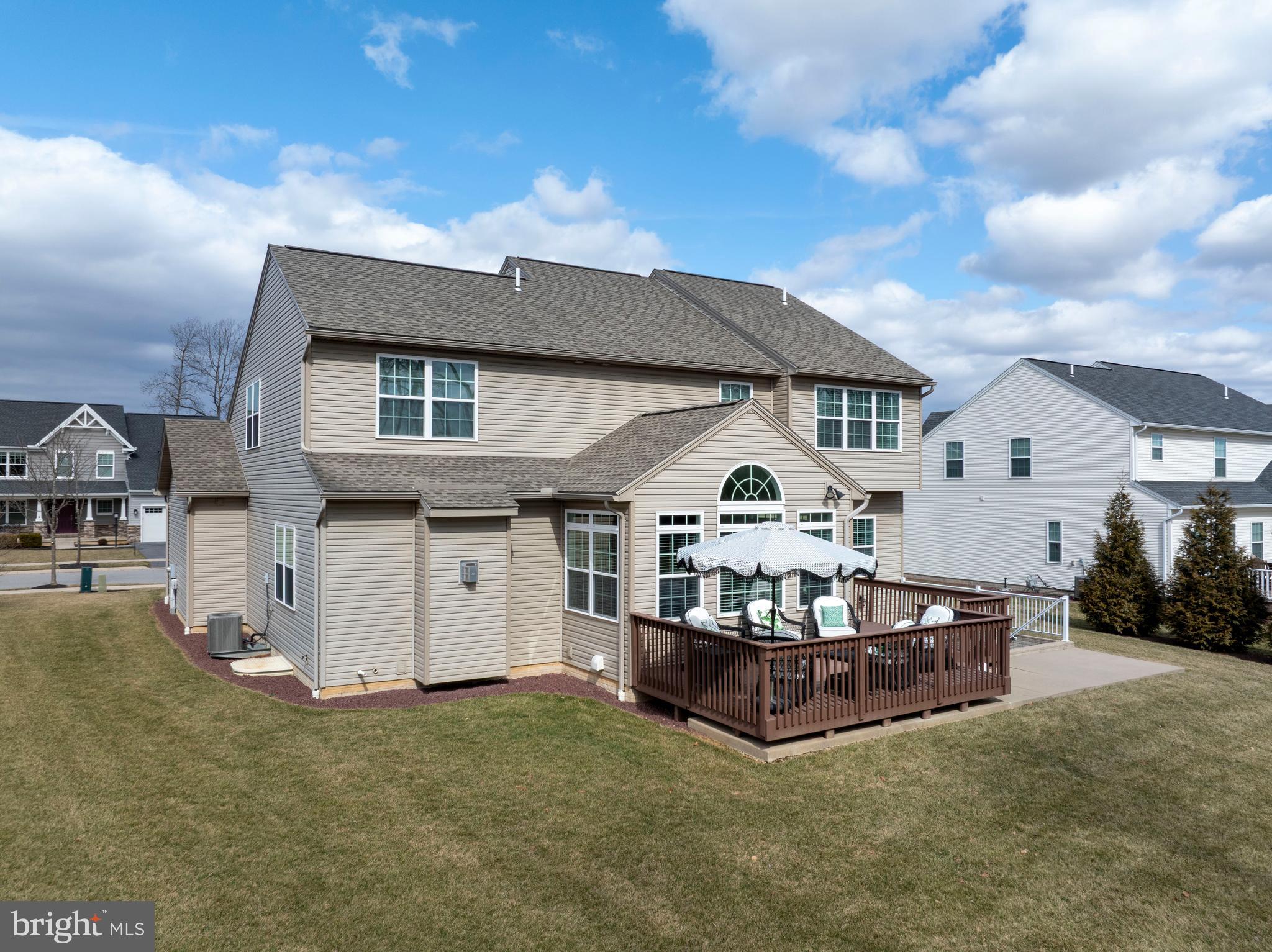 1735 WOODLEDGE DRIVE