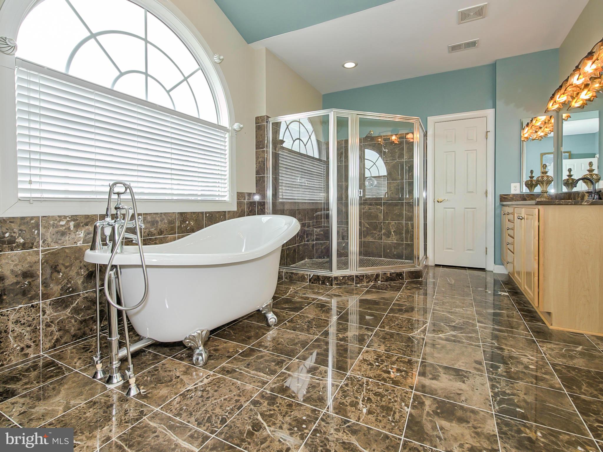 ADAMSTOWN COMMONS - Residential