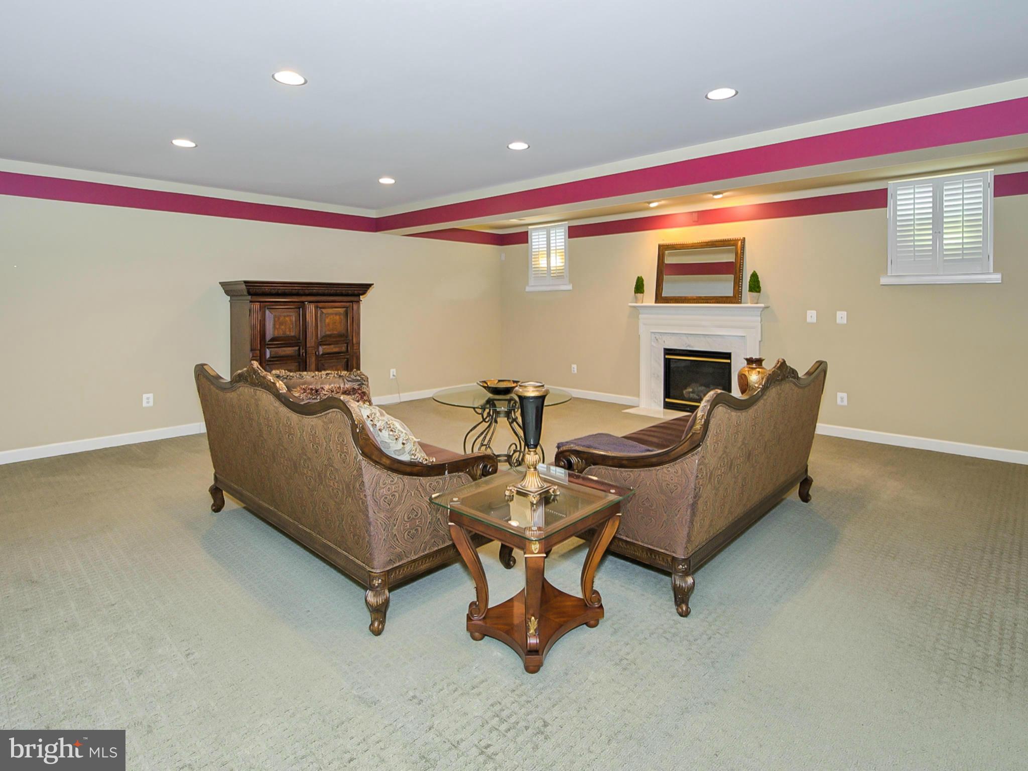 ADAMSTOWN COMMONS - Residential