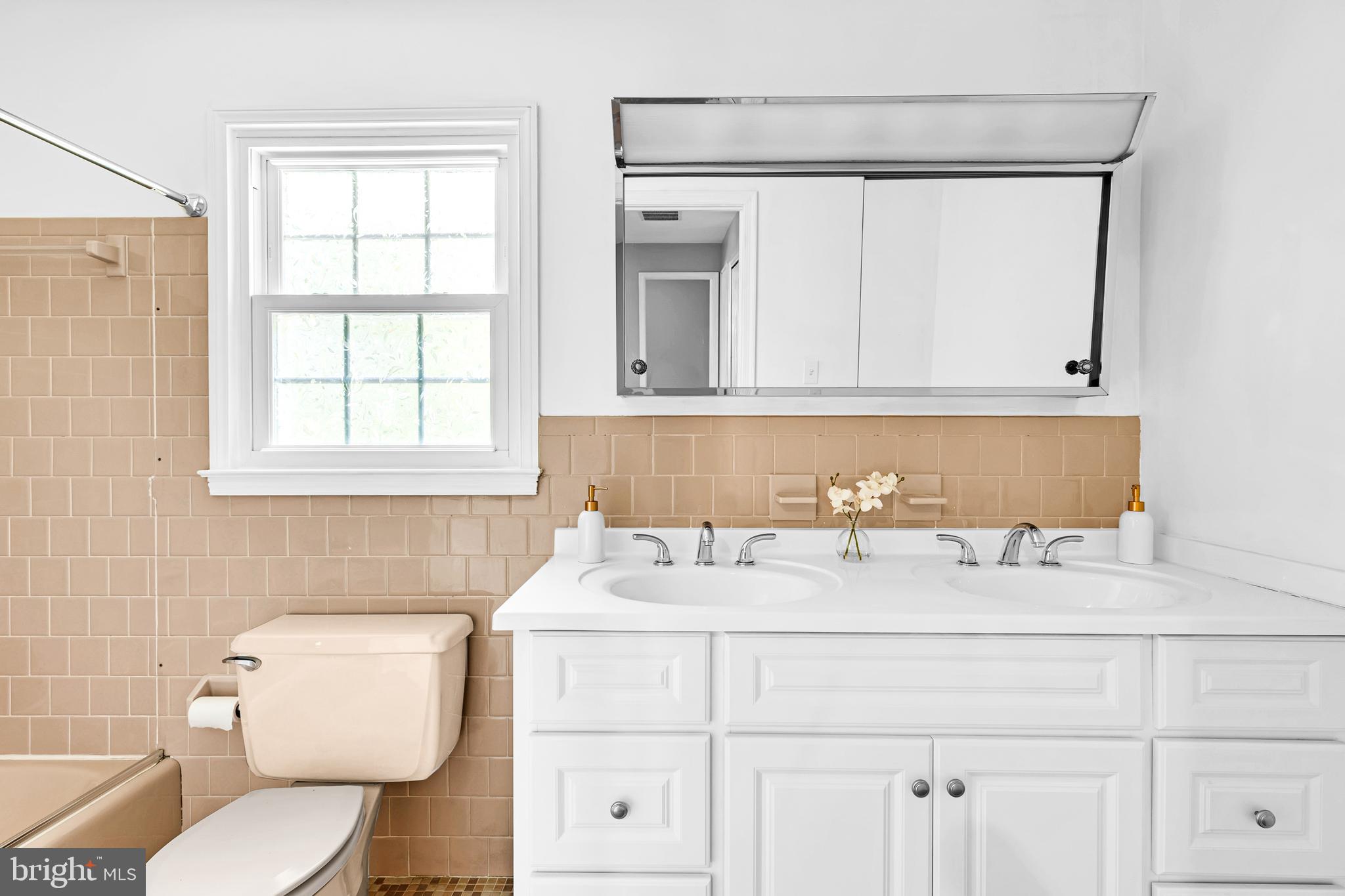 MT VERNON MANOR - Residential