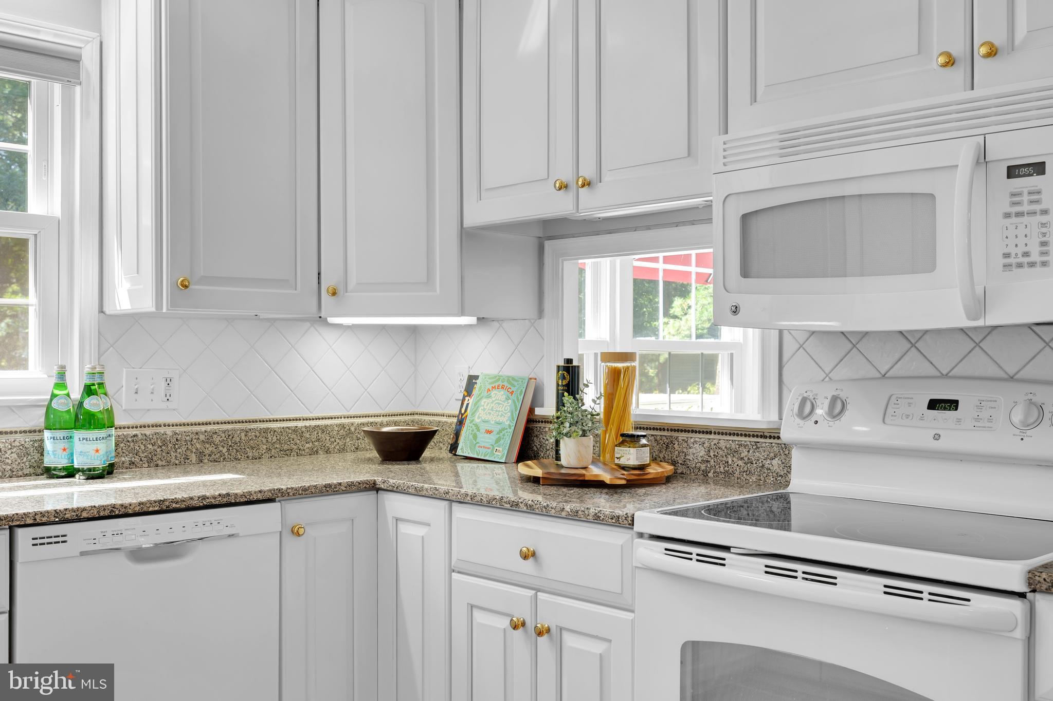 MT VERNON MANOR - Residential