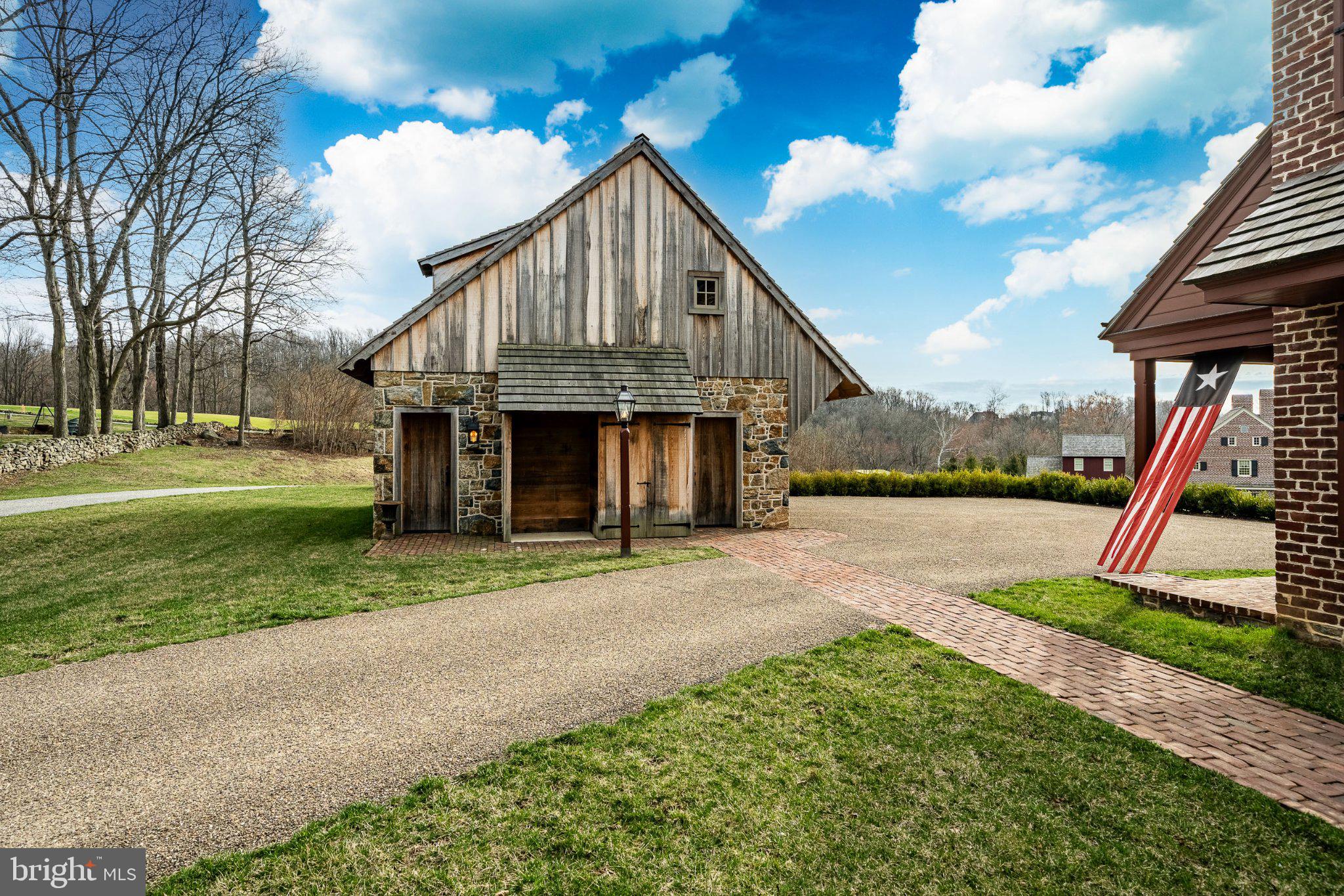 OLDEBULLTOWNVILLAGE - Residential