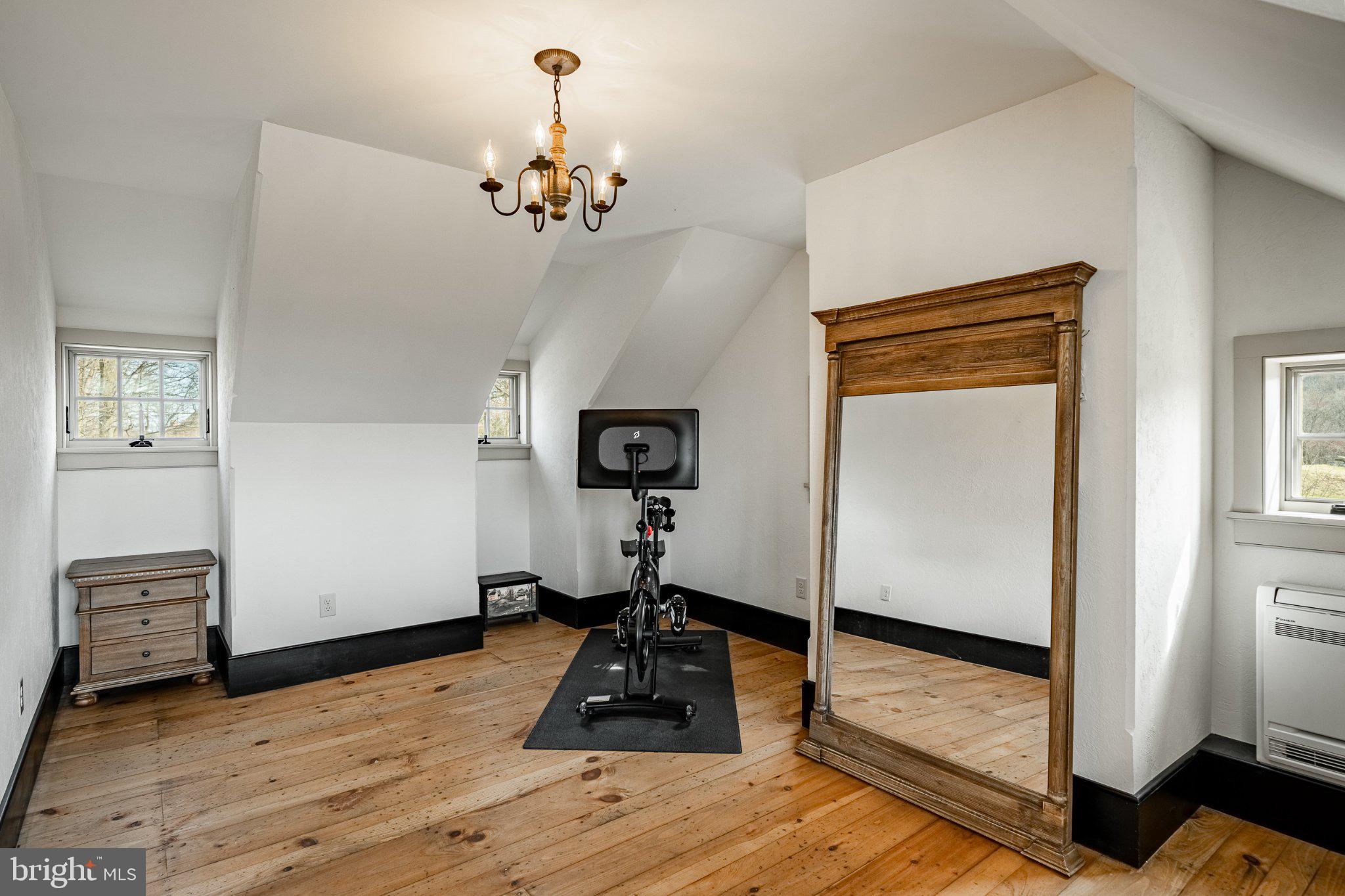 OLDEBULLTOWNVILLAGE - Residential