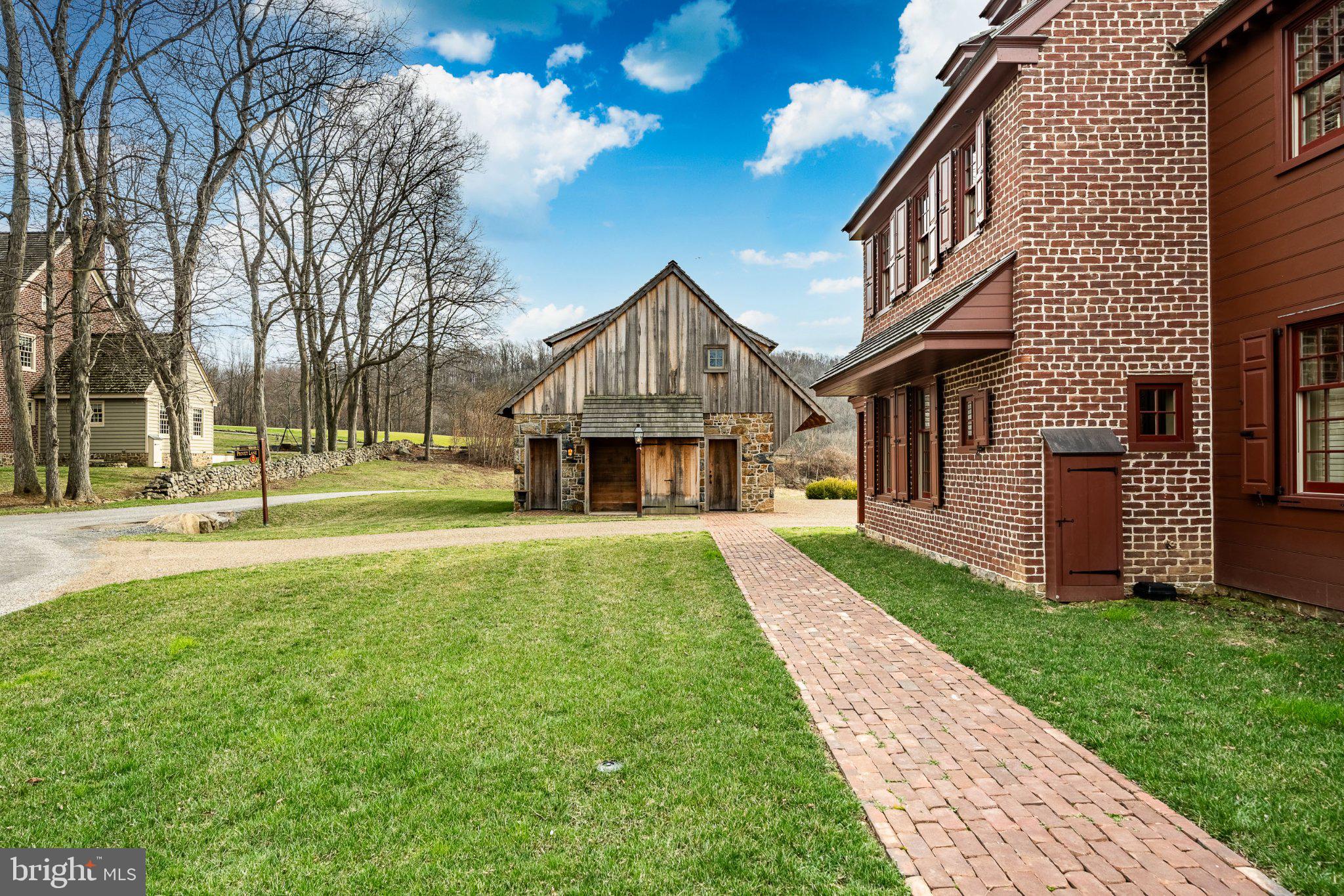 OLDEBULLTOWNVILLAGE - Residential