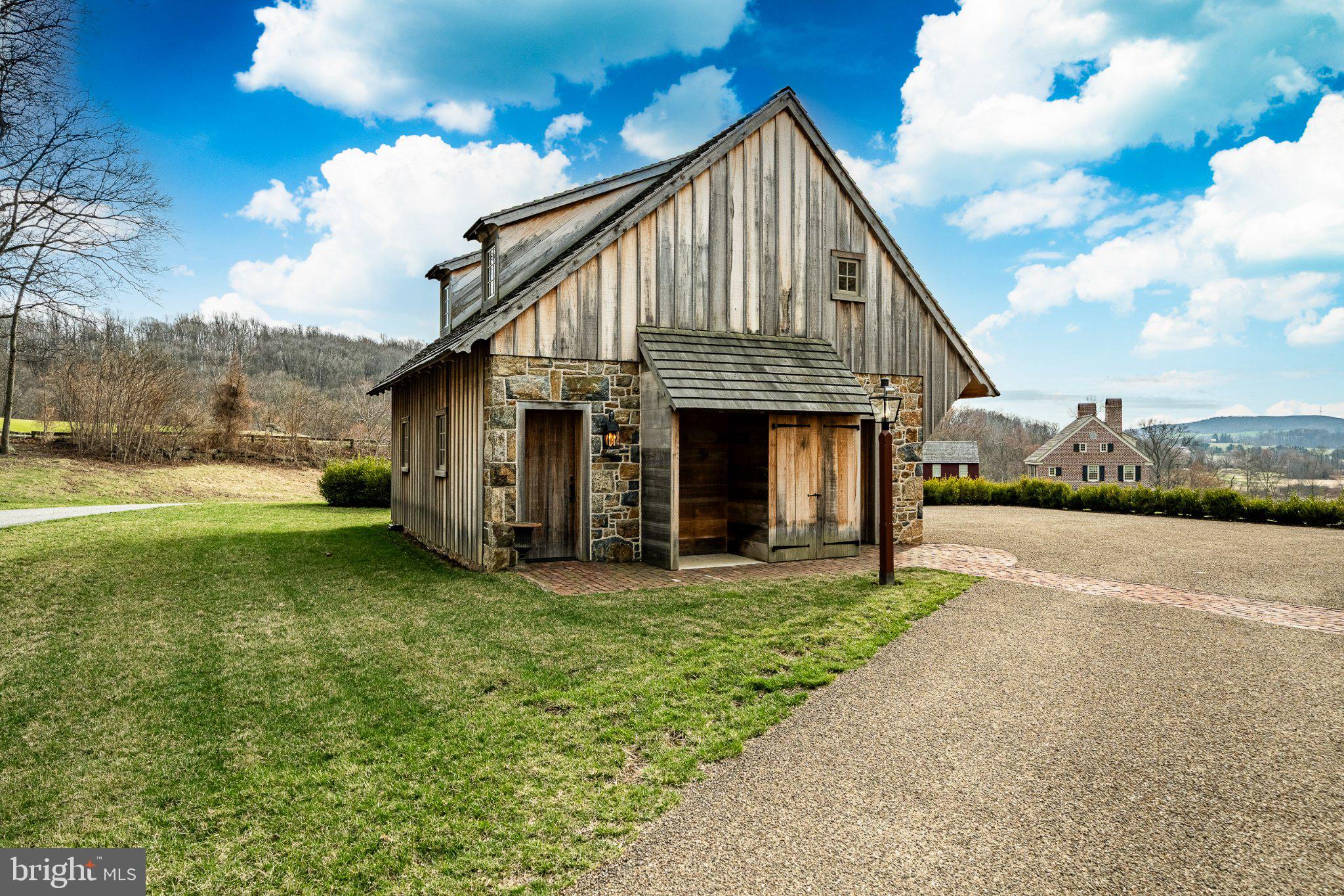 OLDEBULLTOWNVILLAGE - Residential