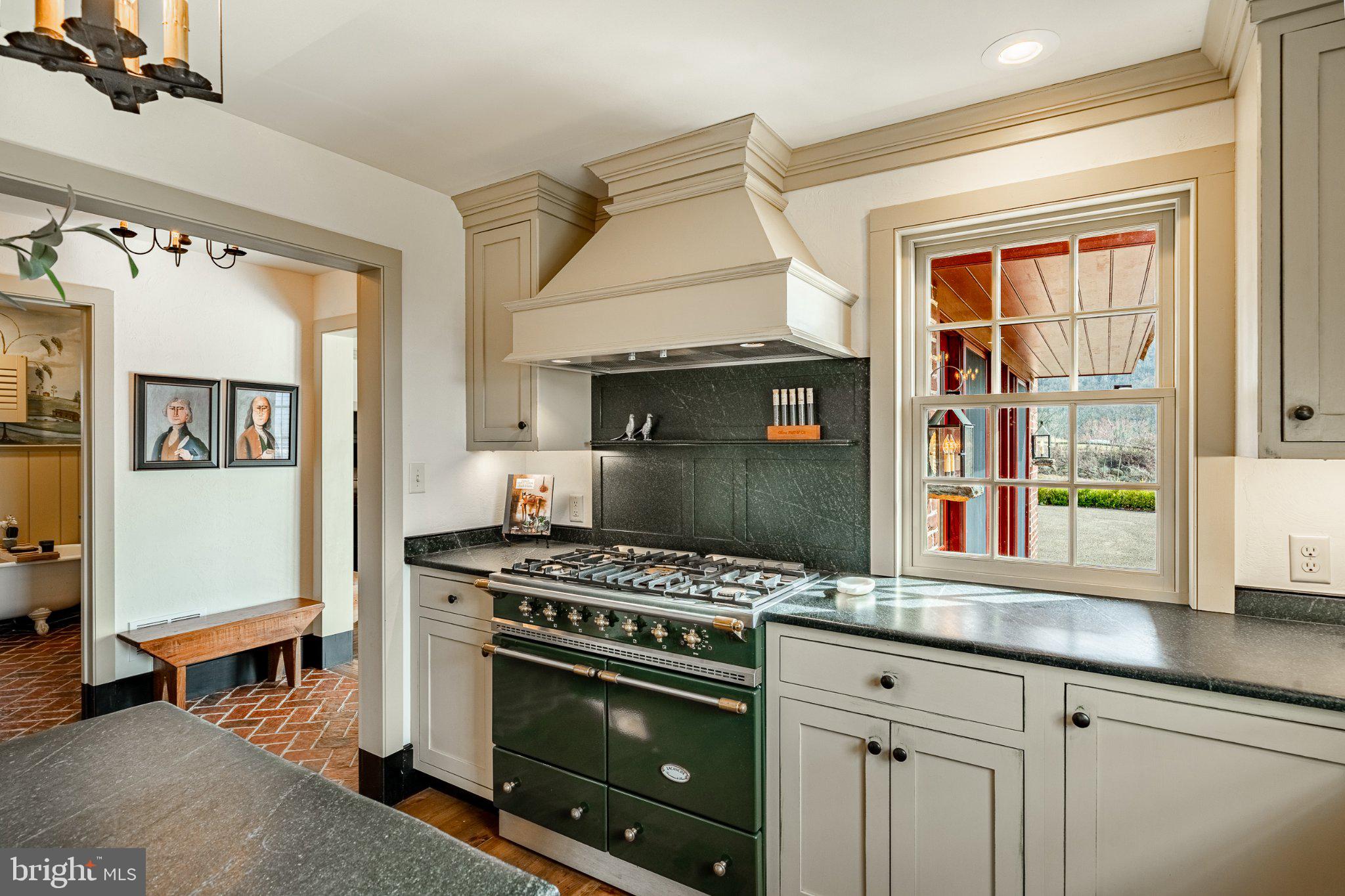 OLDEBULLTOWNVILLAGE - Residential