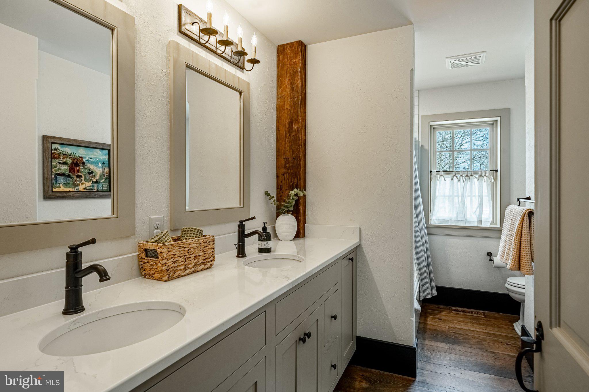 OLDEBULLTOWNVILLAGE - Residential