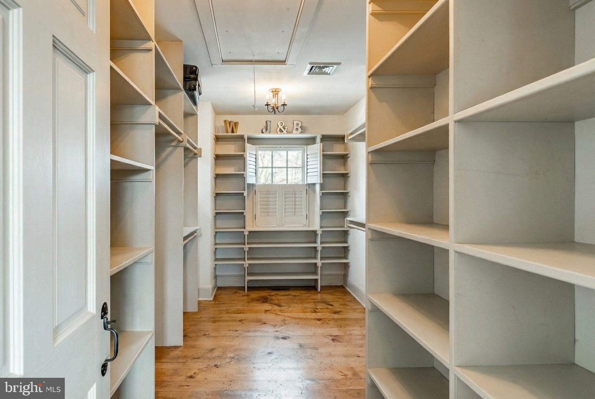 OLDEBULLTOWNVILLAGE - Residential