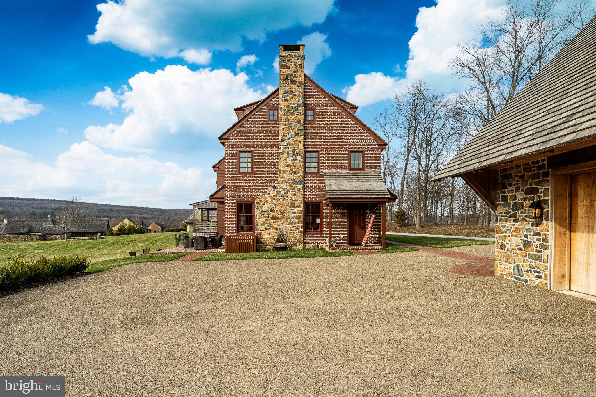 OLDEBULLTOWNVILLAGE - Residential