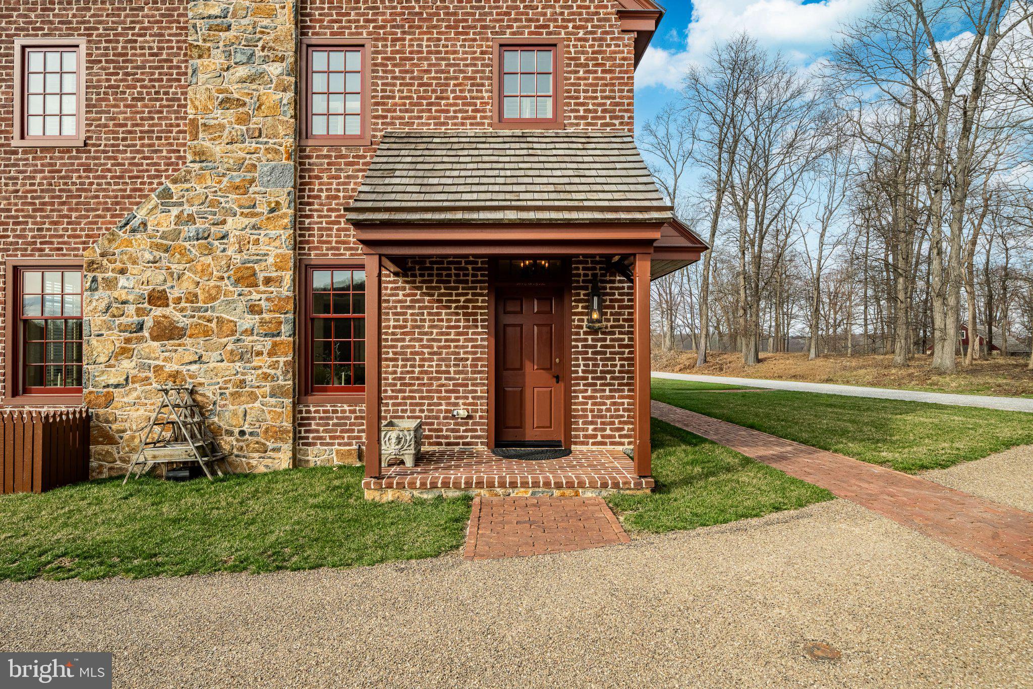 OLDEBULLTOWNVILLAGE - Residential