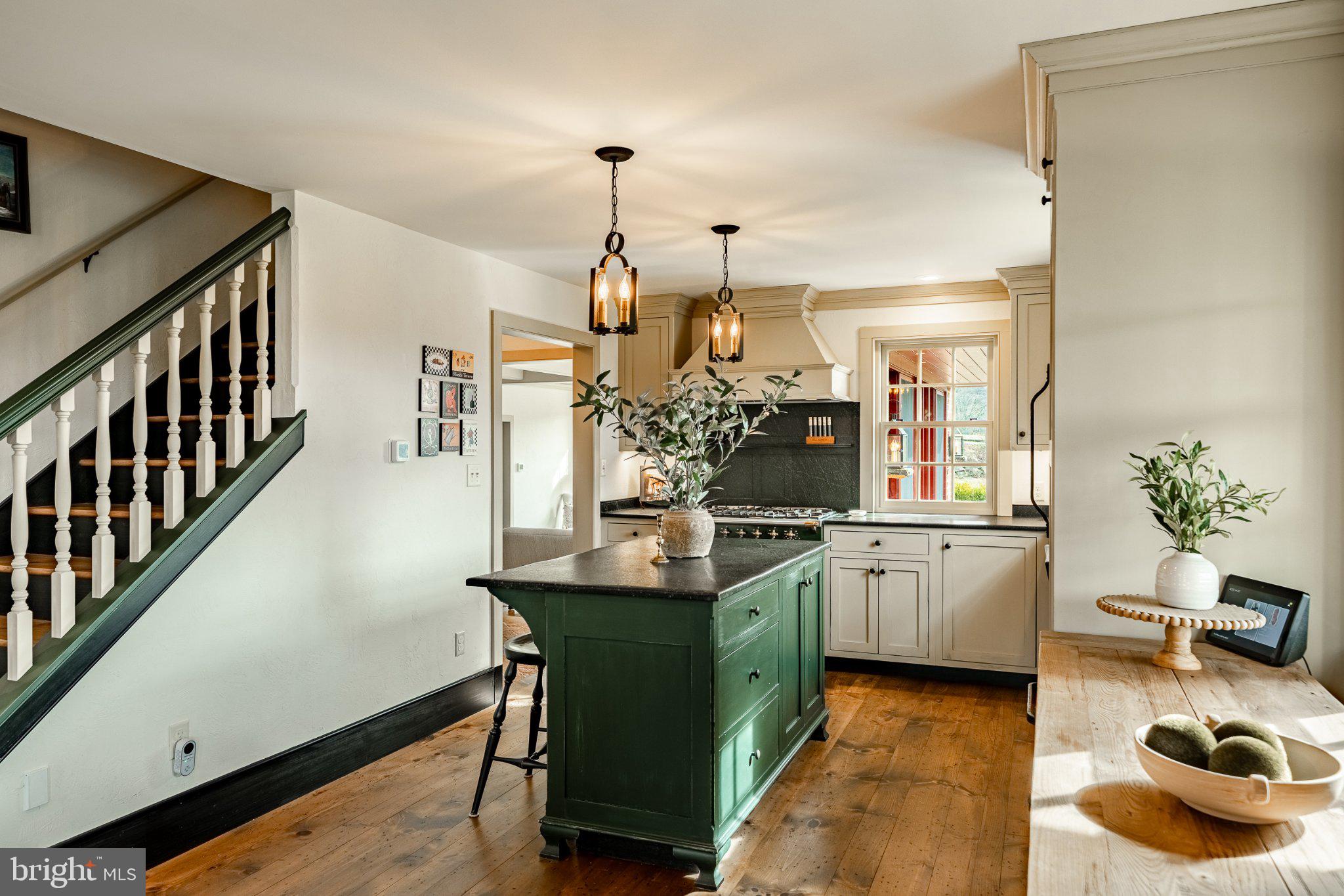 OLDEBULLTOWNVILLAGE - Residential