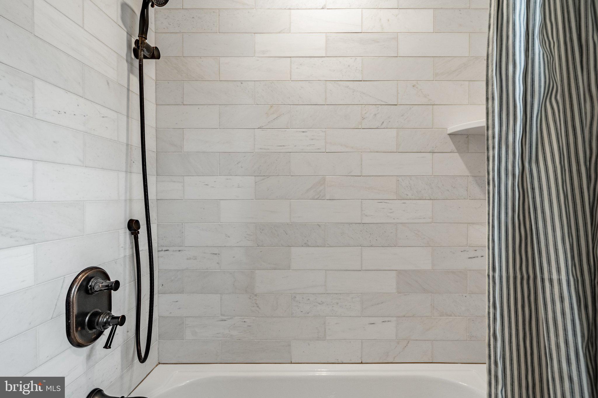 OLDEBULLTOWNVILLAGE - Residential