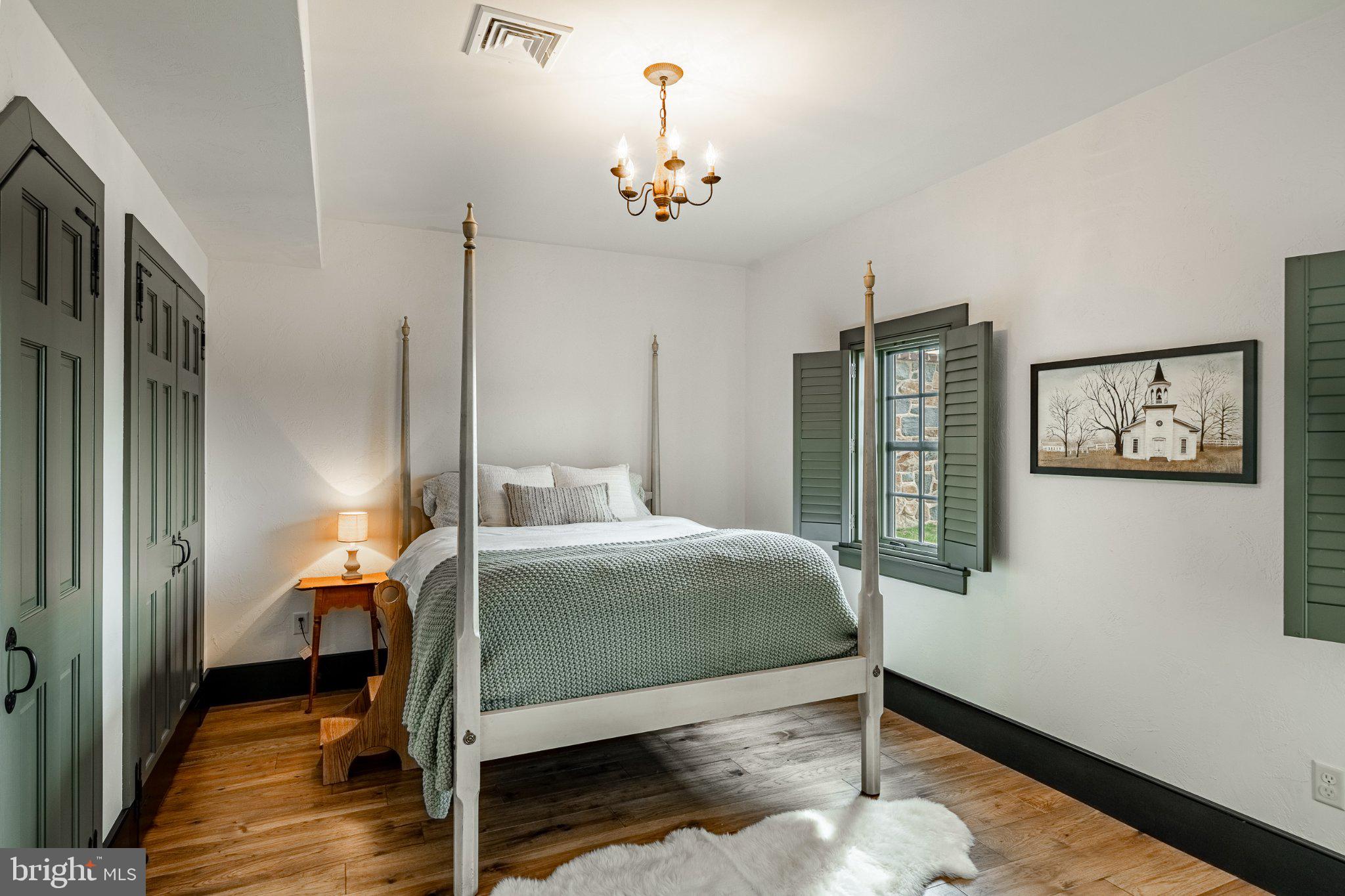 OLDEBULLTOWNVILLAGE - Residential