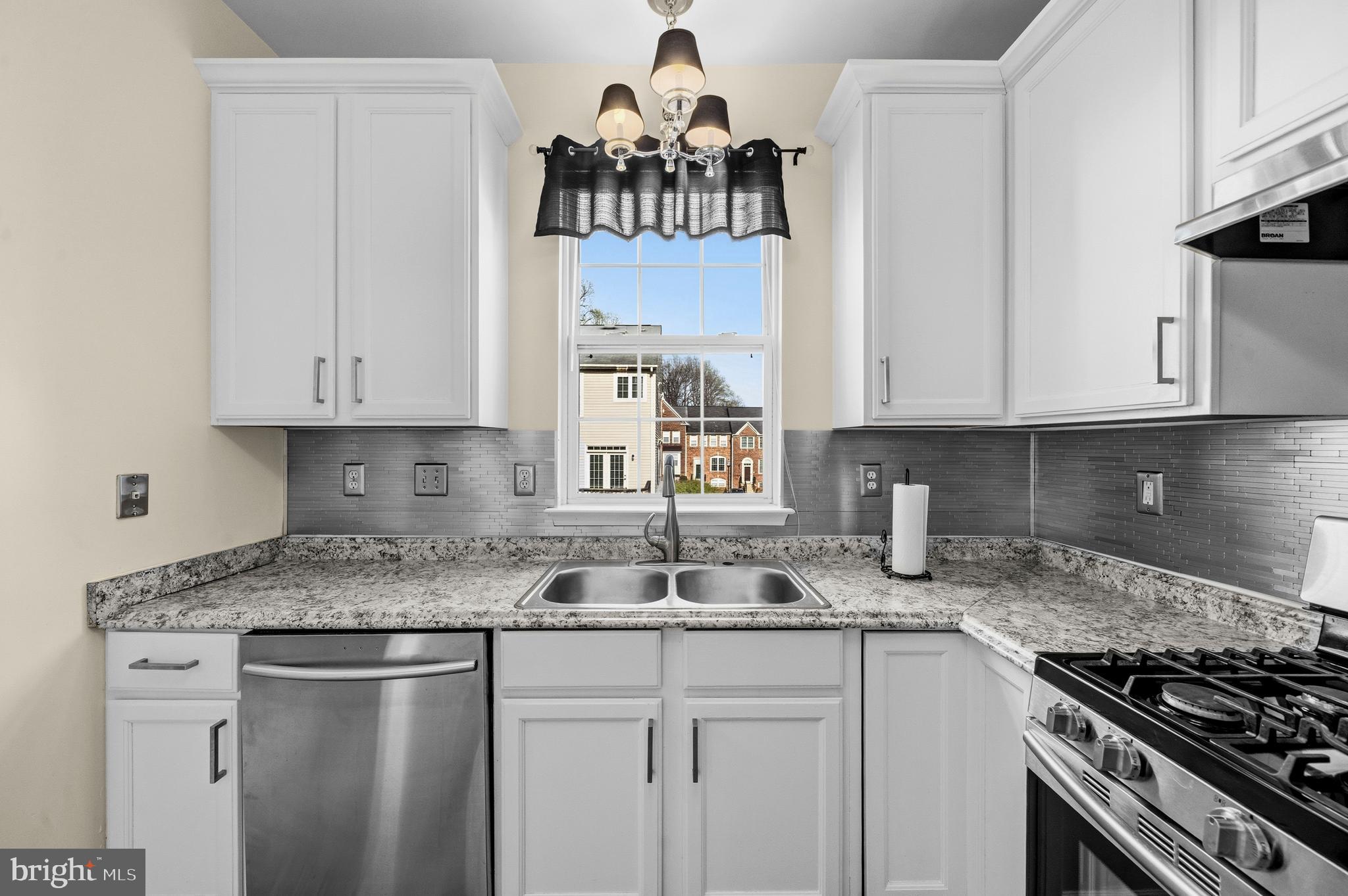 WOODVIEW VILLAGE WEST - Residential