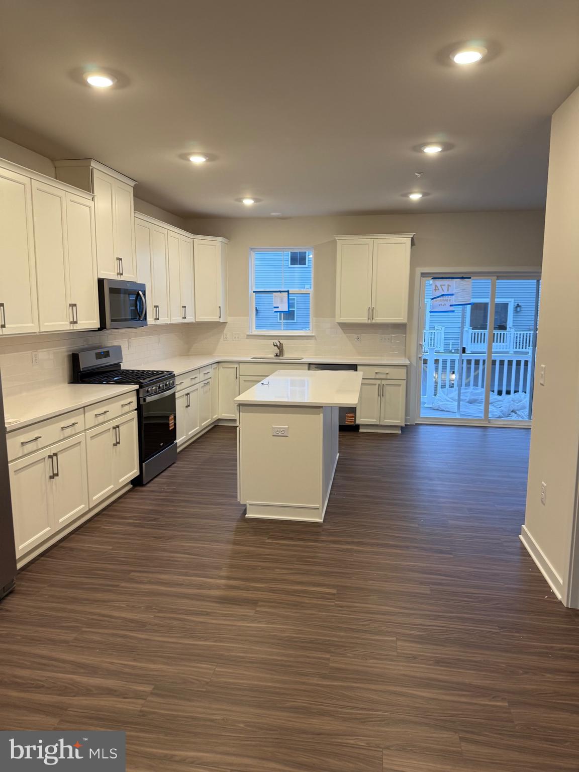 RIVER POINTE - Residential Lease