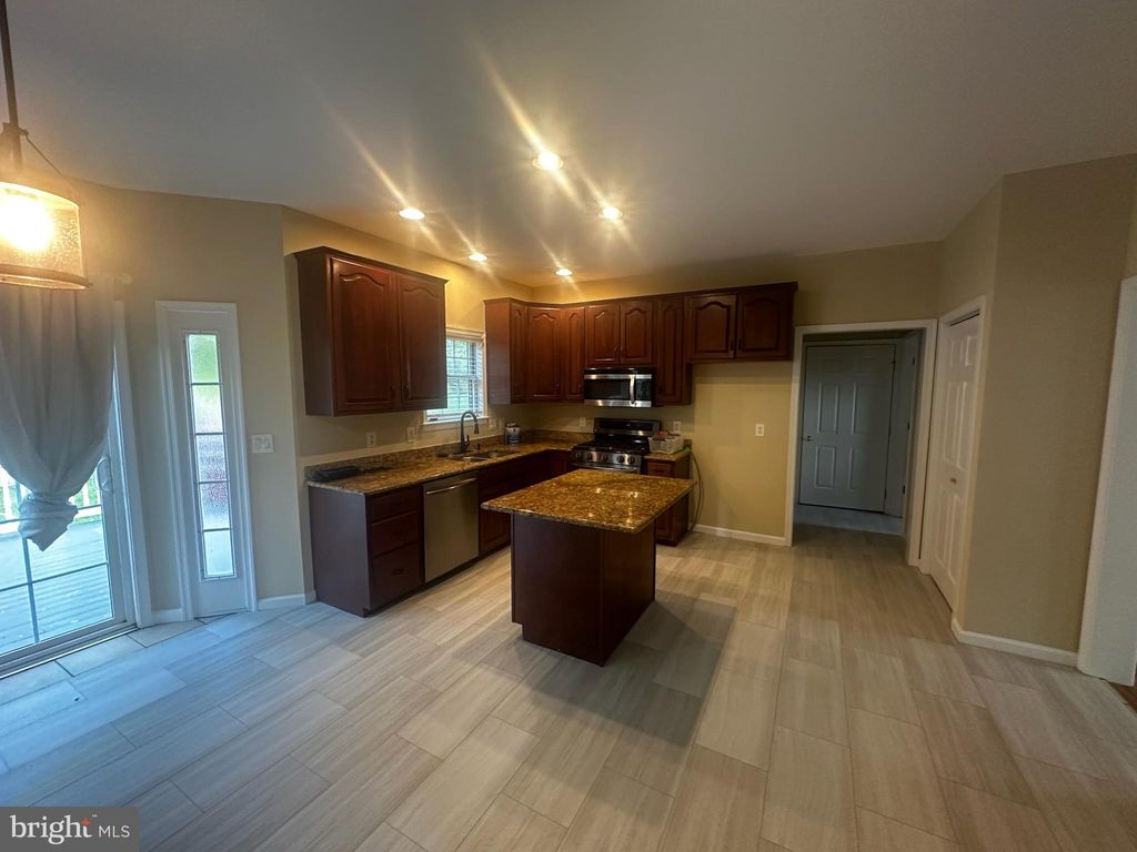 Photo of 20 Silver Drive, ELIZABETHTOWN, PA 17022 (MLS # PALA2065418)