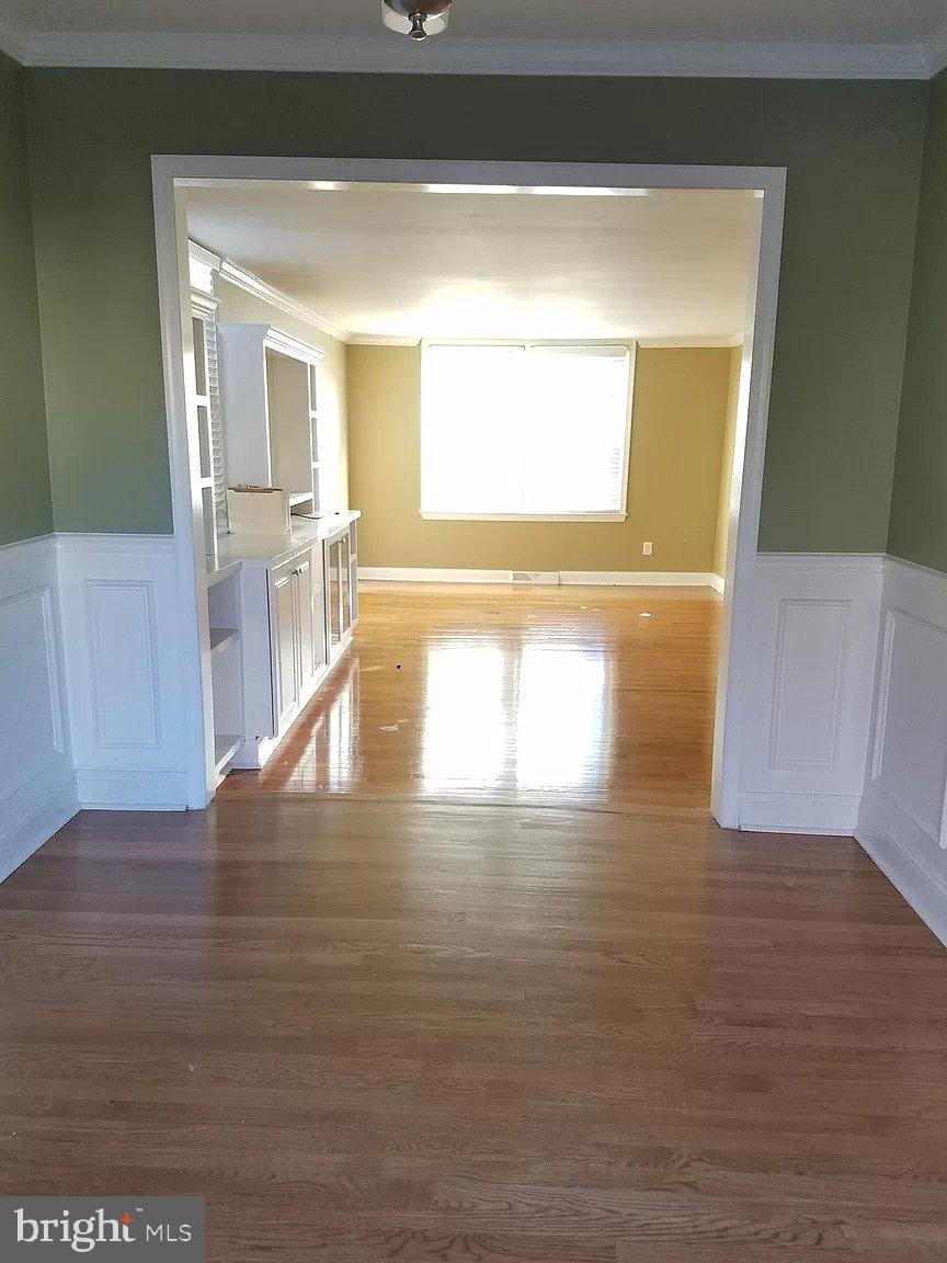 HAMPTON COURT - Residential Lease