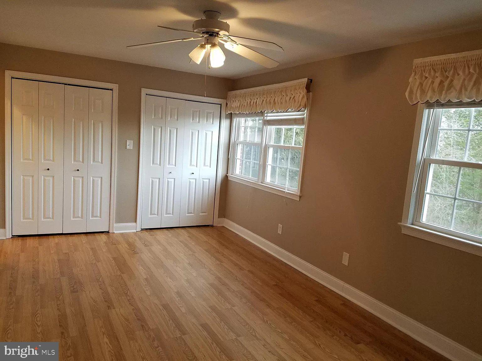 HAMPTON COURT - Residential Lease