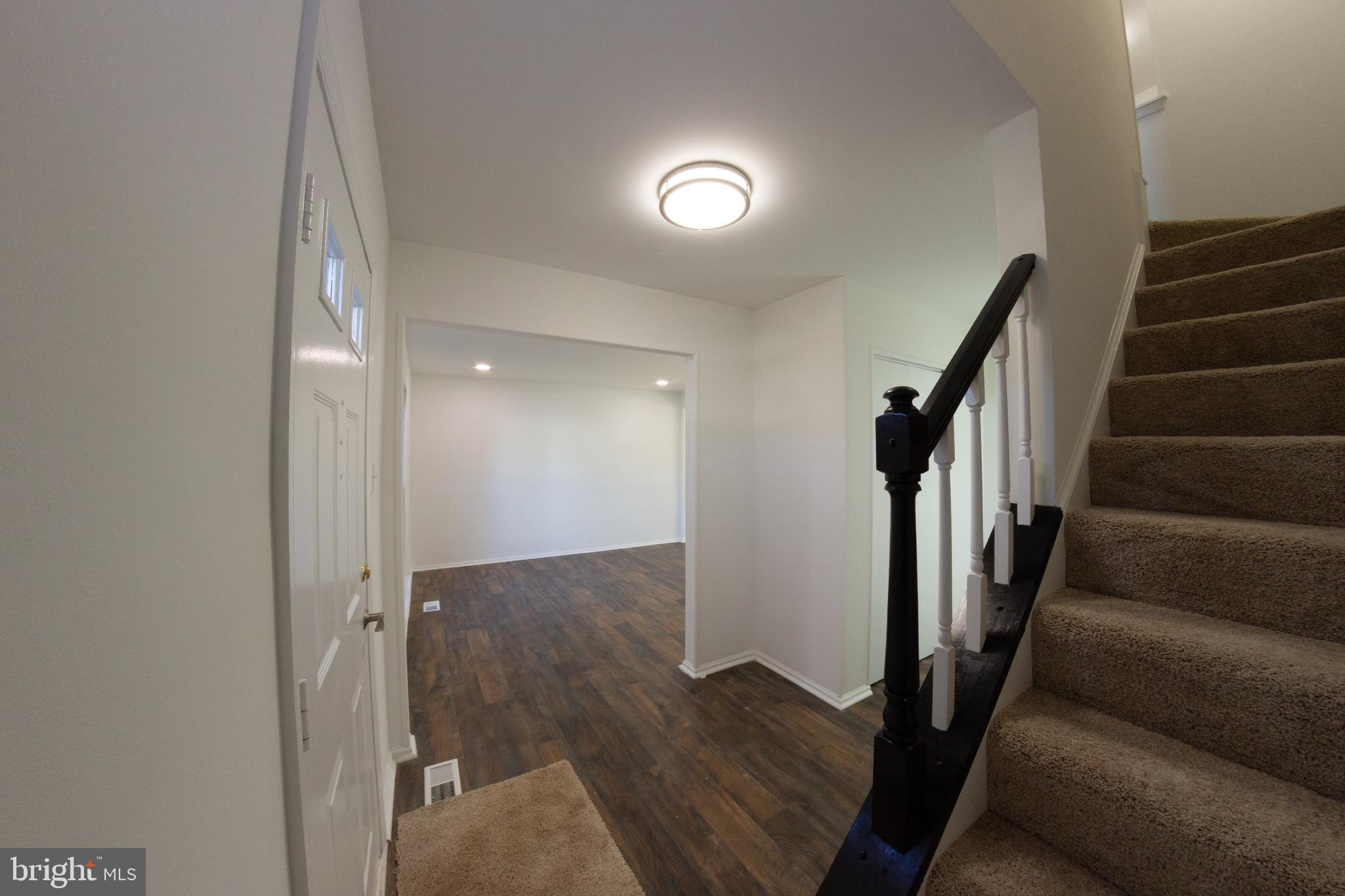 CHURCHILL TOWN - Residential Lease