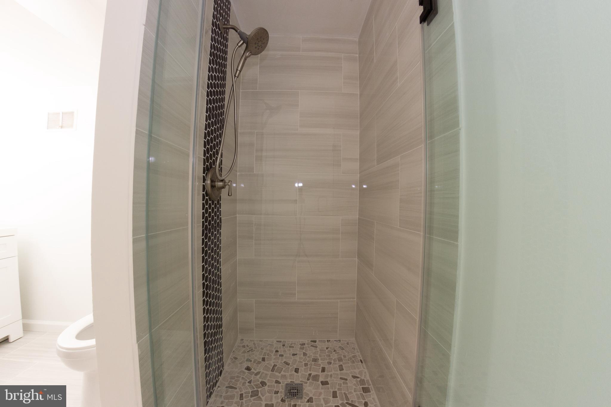 CHURCHILL TOWN - Residential Lease