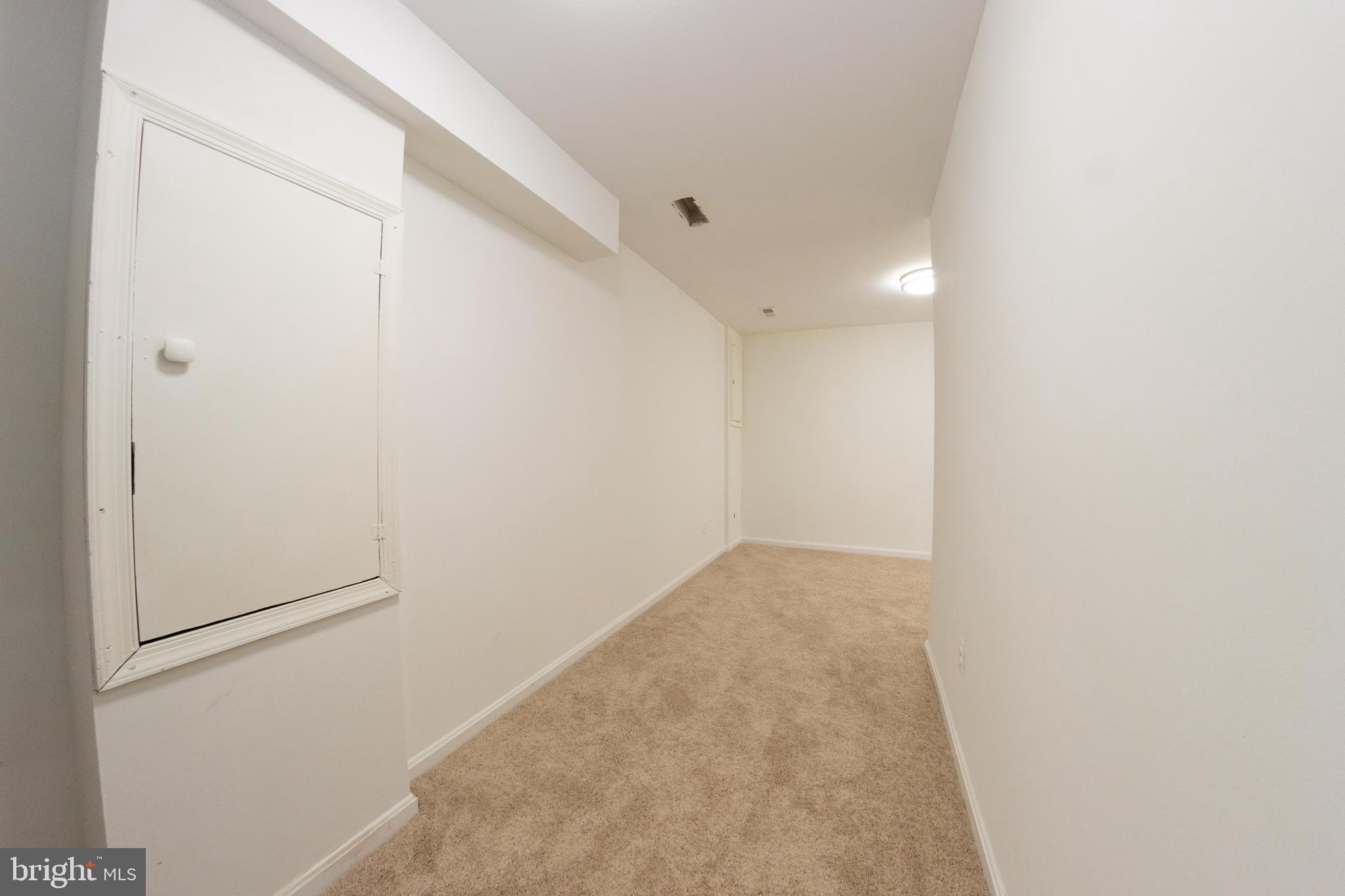 CHURCHILL TOWN - Residential Lease