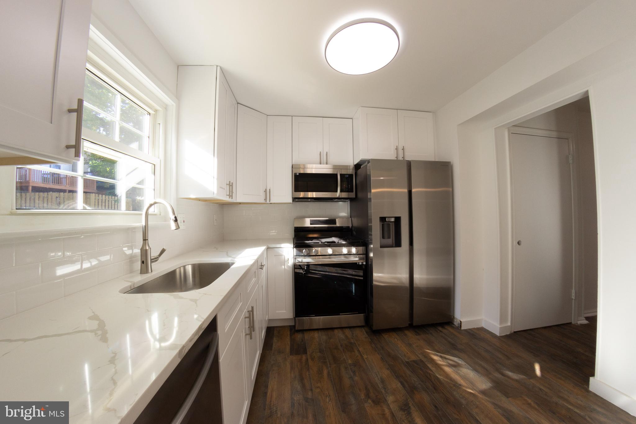 CHURCHILL TOWN - Residential Lease