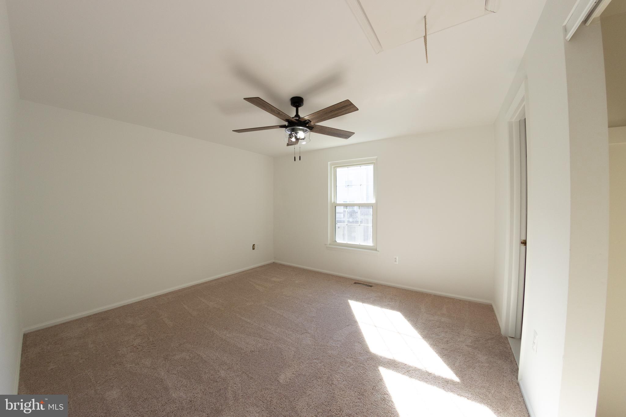 CHURCHILL TOWN - Residential Lease