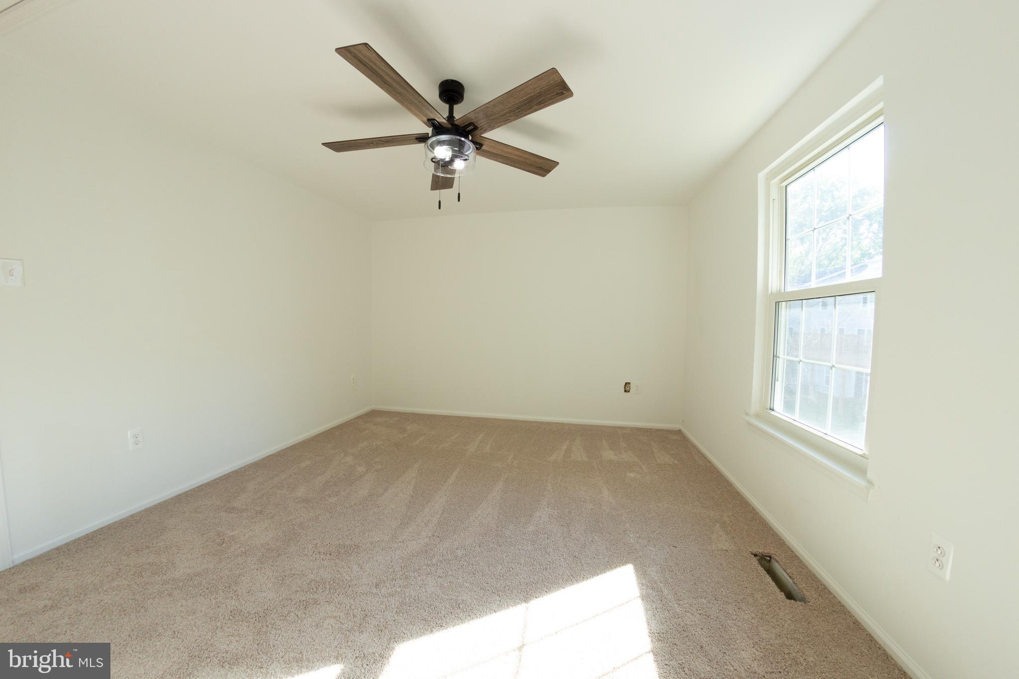 CHURCHILL TOWN - Residential Lease