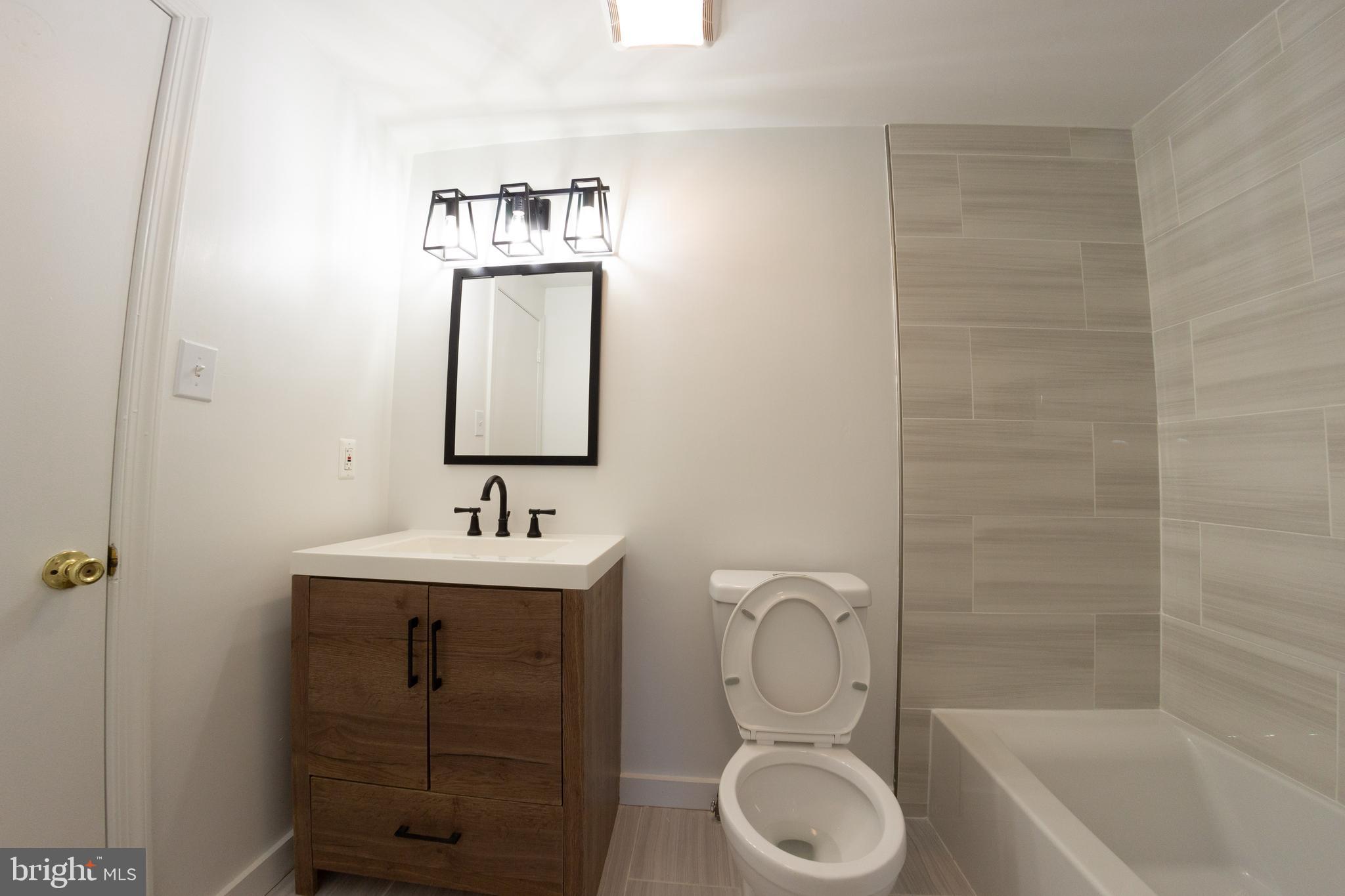 CHURCHILL TOWN - Residential Lease