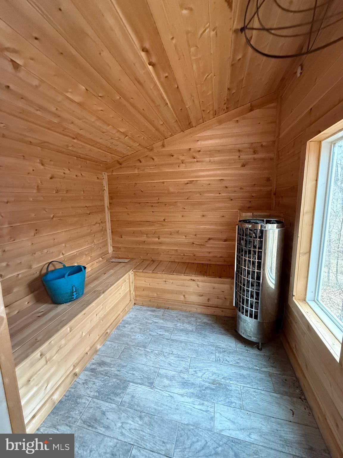 HIGH KNOB/OLD FIELDS - Residential