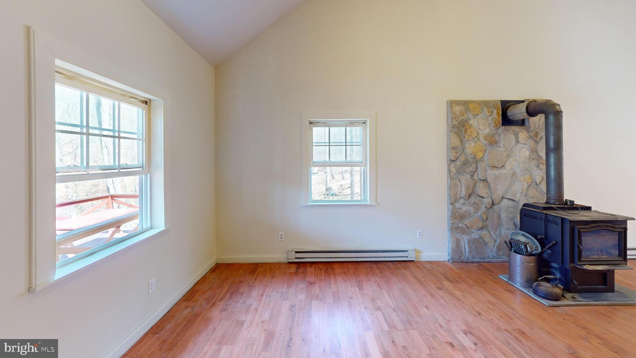 HIGH KNOB/OLD FIELDS - Residential