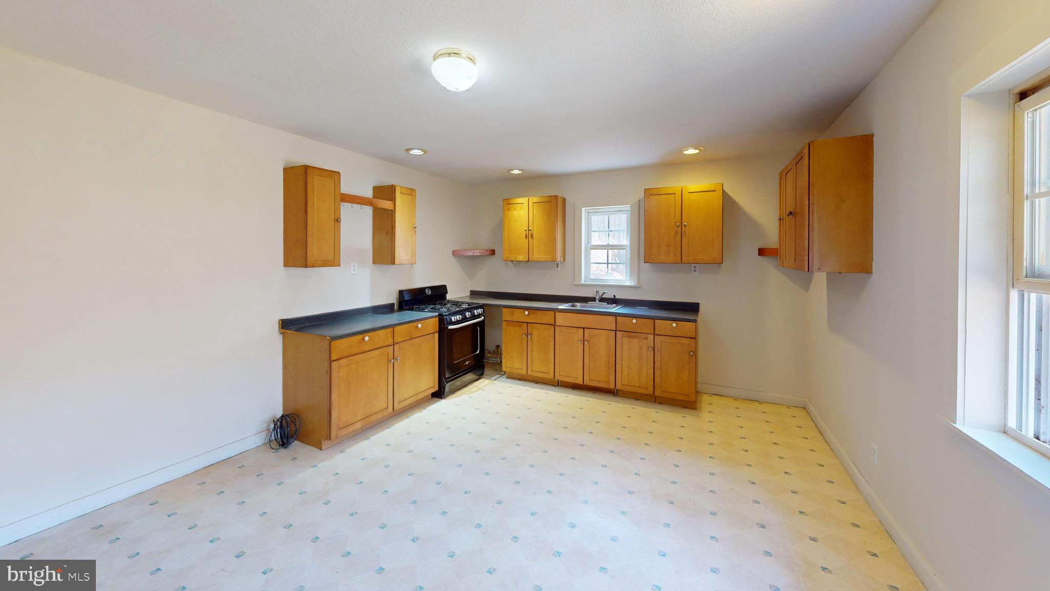 HIGH KNOB/OLD FIELDS - Residential