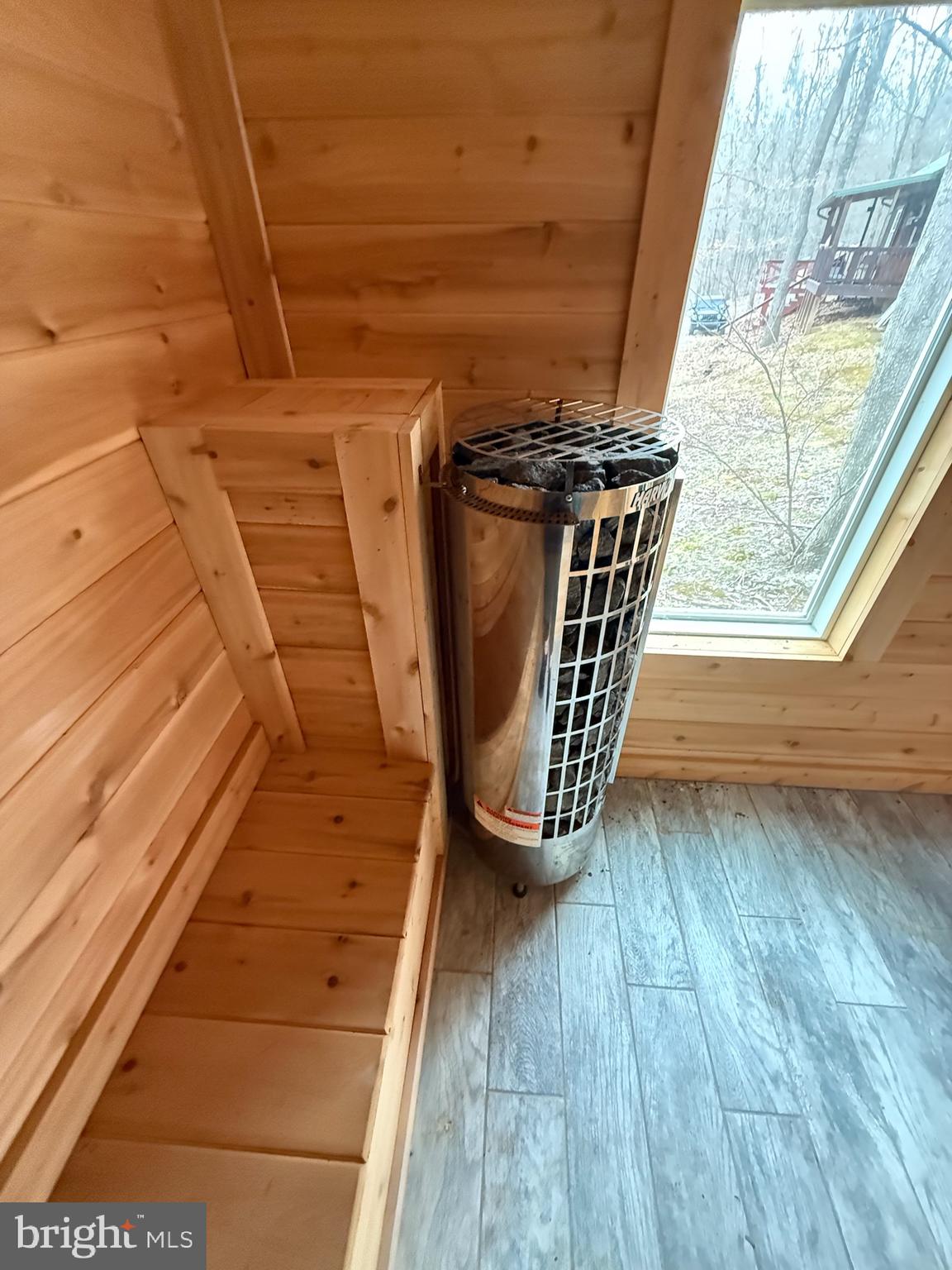 HIGH KNOB/OLD FIELDS - Residential