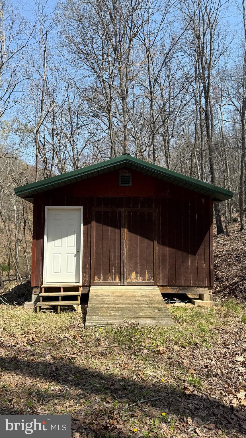HIGH KNOB/OLD FIELDS - Residential