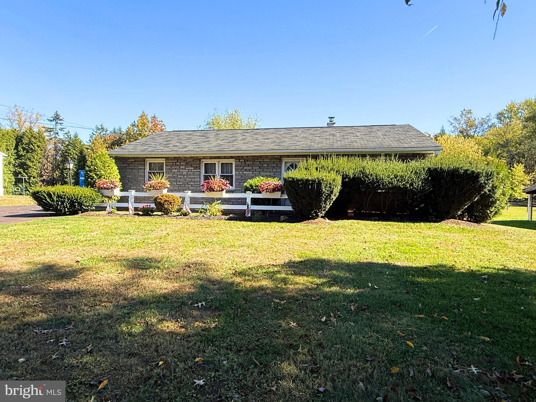 420 N LEWIS ROAD